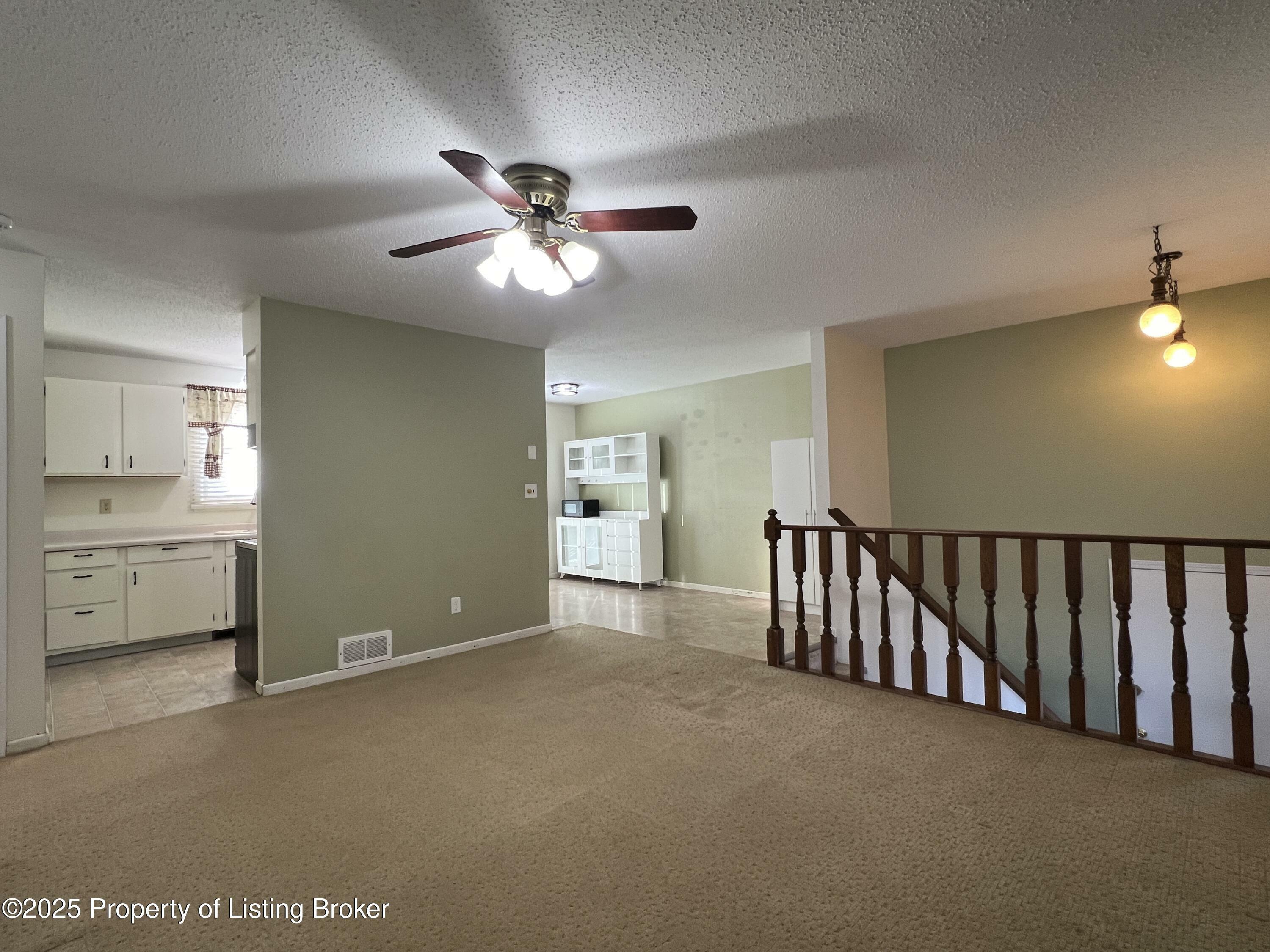 Property Photo: 404 3rd Avenue SE ND 58622