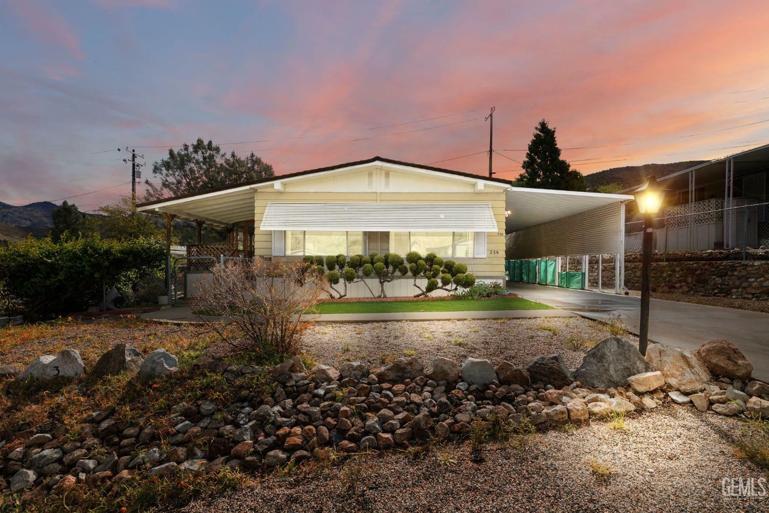 Property Photo: 239 Lake Drive CA 93205