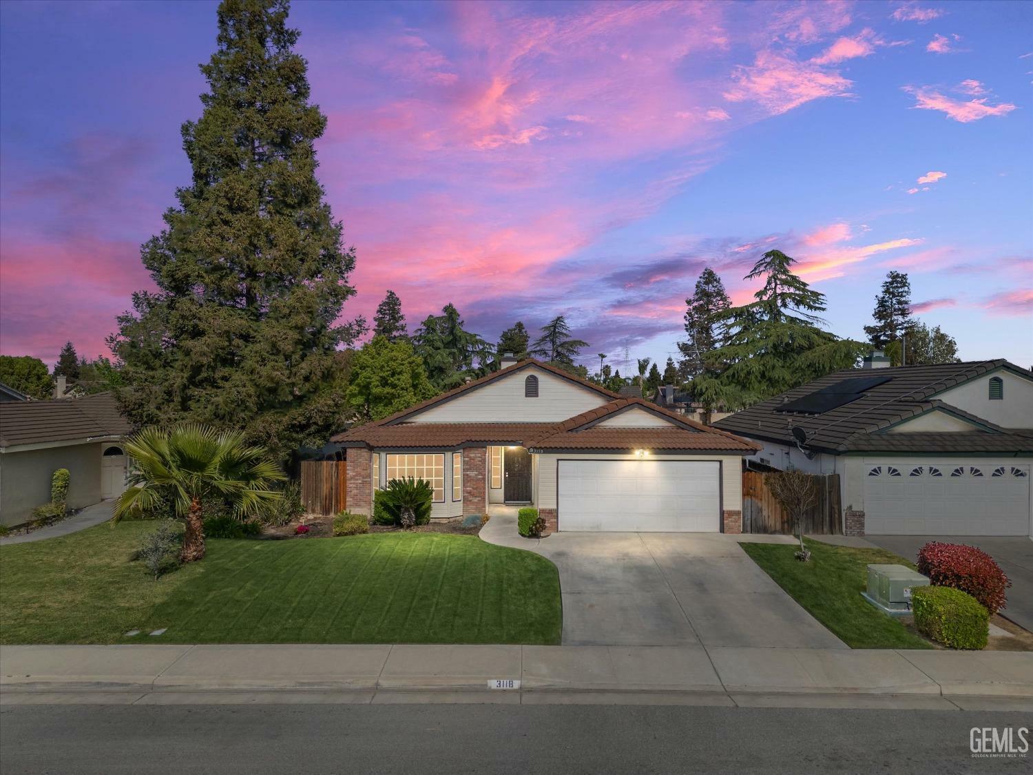 Property Photo: 3118 Colville Avenue CA 93312