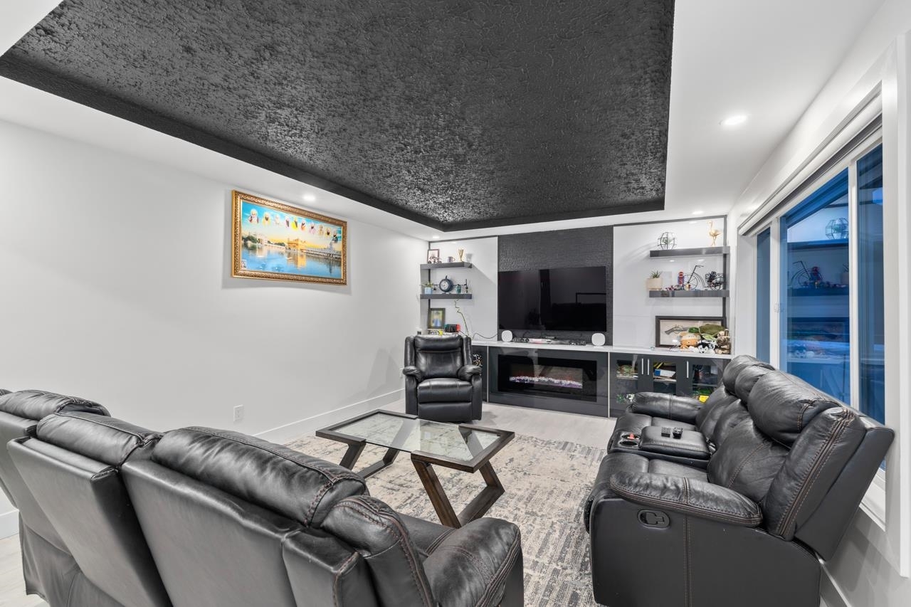 Property Photo: 2862 Glenavon Court BC V3G 1G7