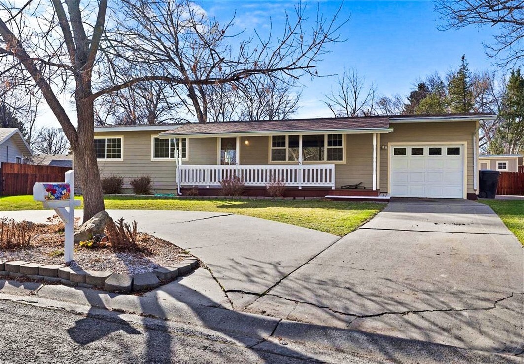Property Photo: 1826 Westwood Drive MT 59102