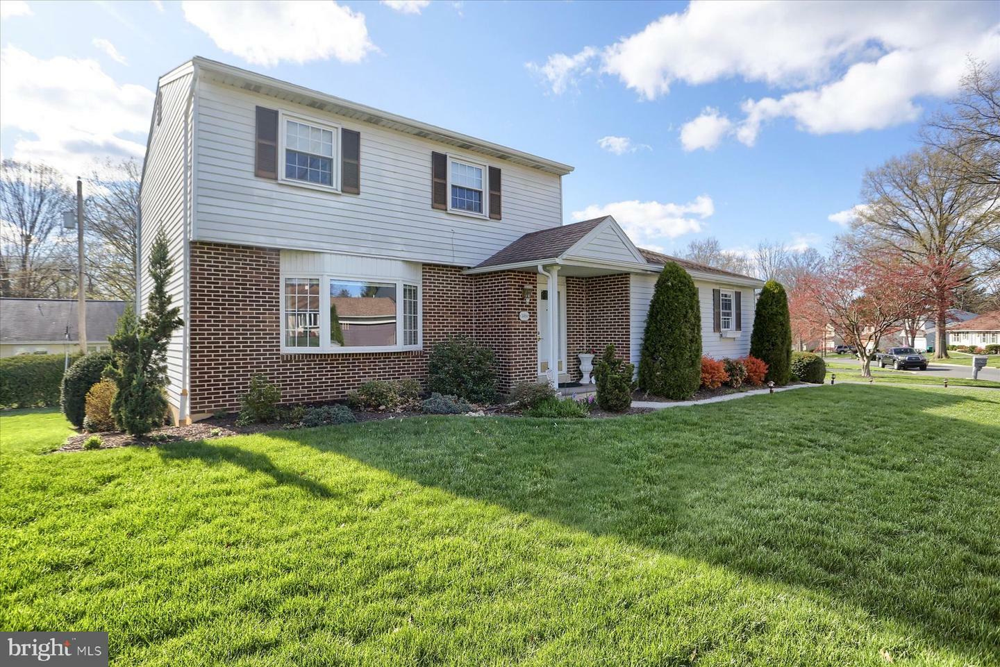 Property Photo: 526 Fairway Drive PA 17011
