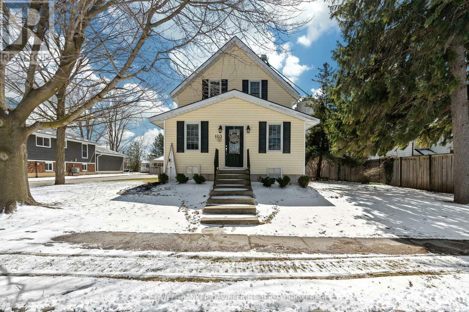 Property Photo: 103 Richmond Street South ON N0M 1X0