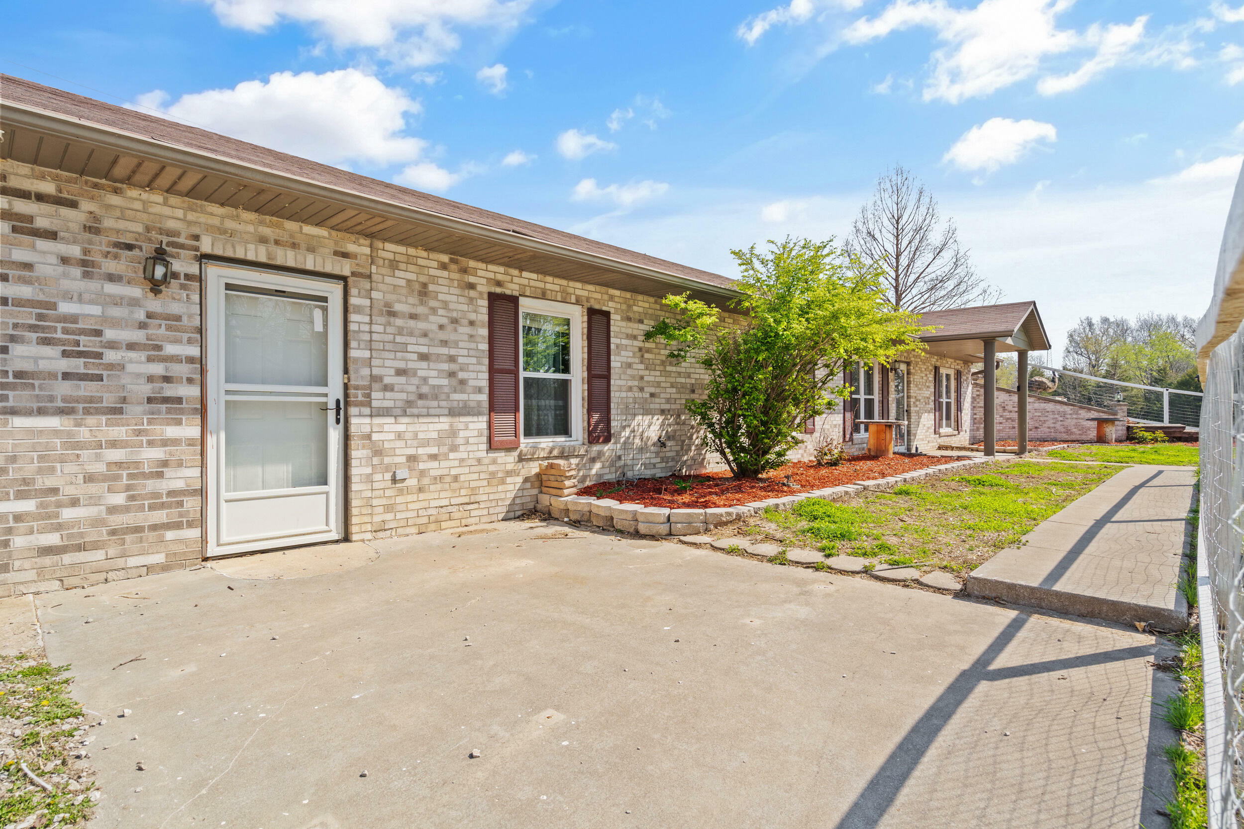 Property Photo: 13130 Old Highway 40 MO 65233