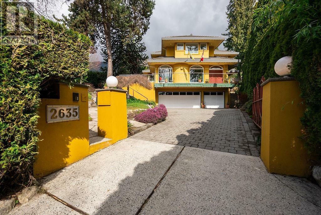 Property Photo: 2635 Rosebery Avenue BC V7V 3A3