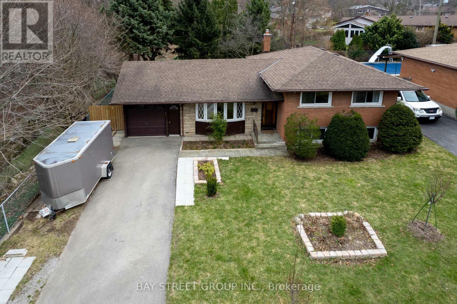 Property Photo: 36 Trelawne Drive ON L2M 2G8