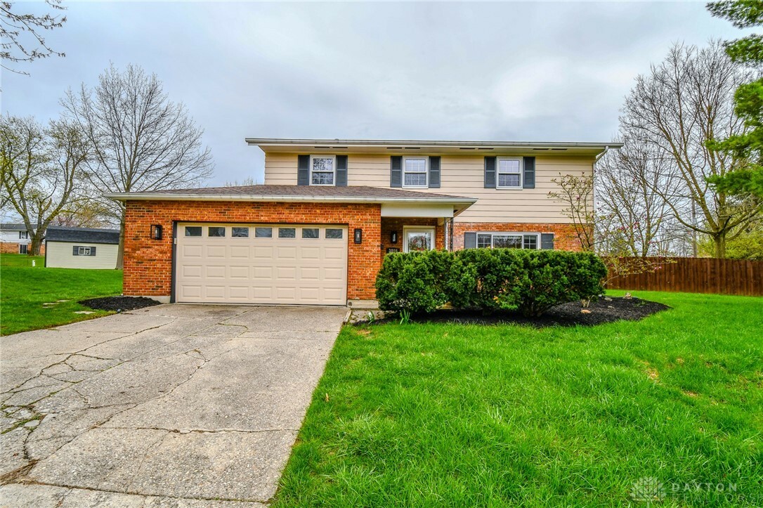 Property Photo: 3086 Burr Oak Court OH 45420