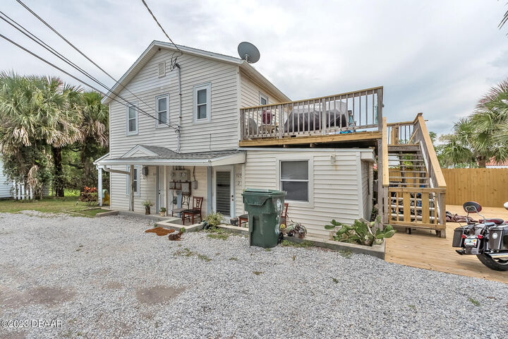 Property Photo:  927 N Grandview Avenue  FL 32118 