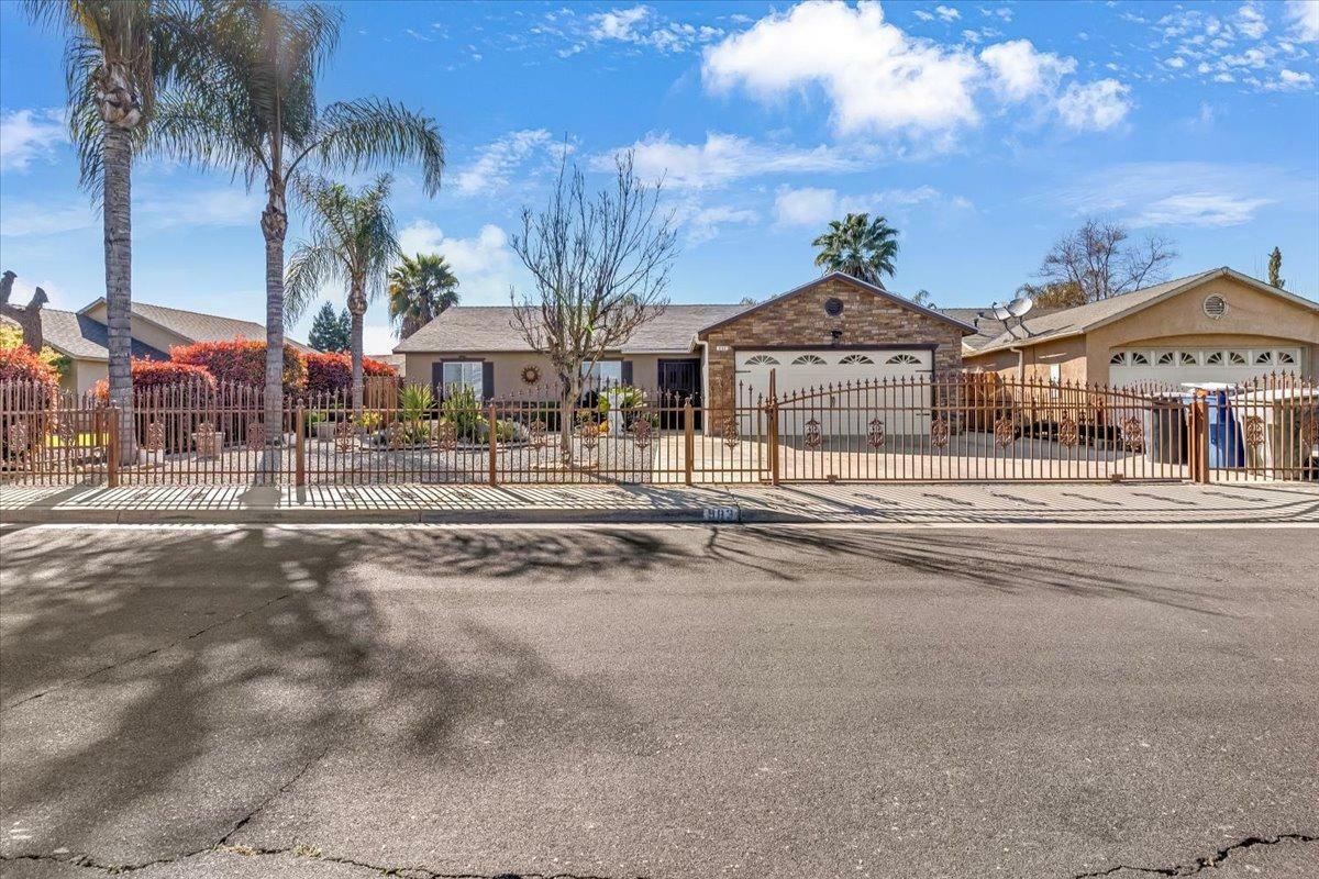 983 Harrison Avenue  Sanger CA 93657 photo