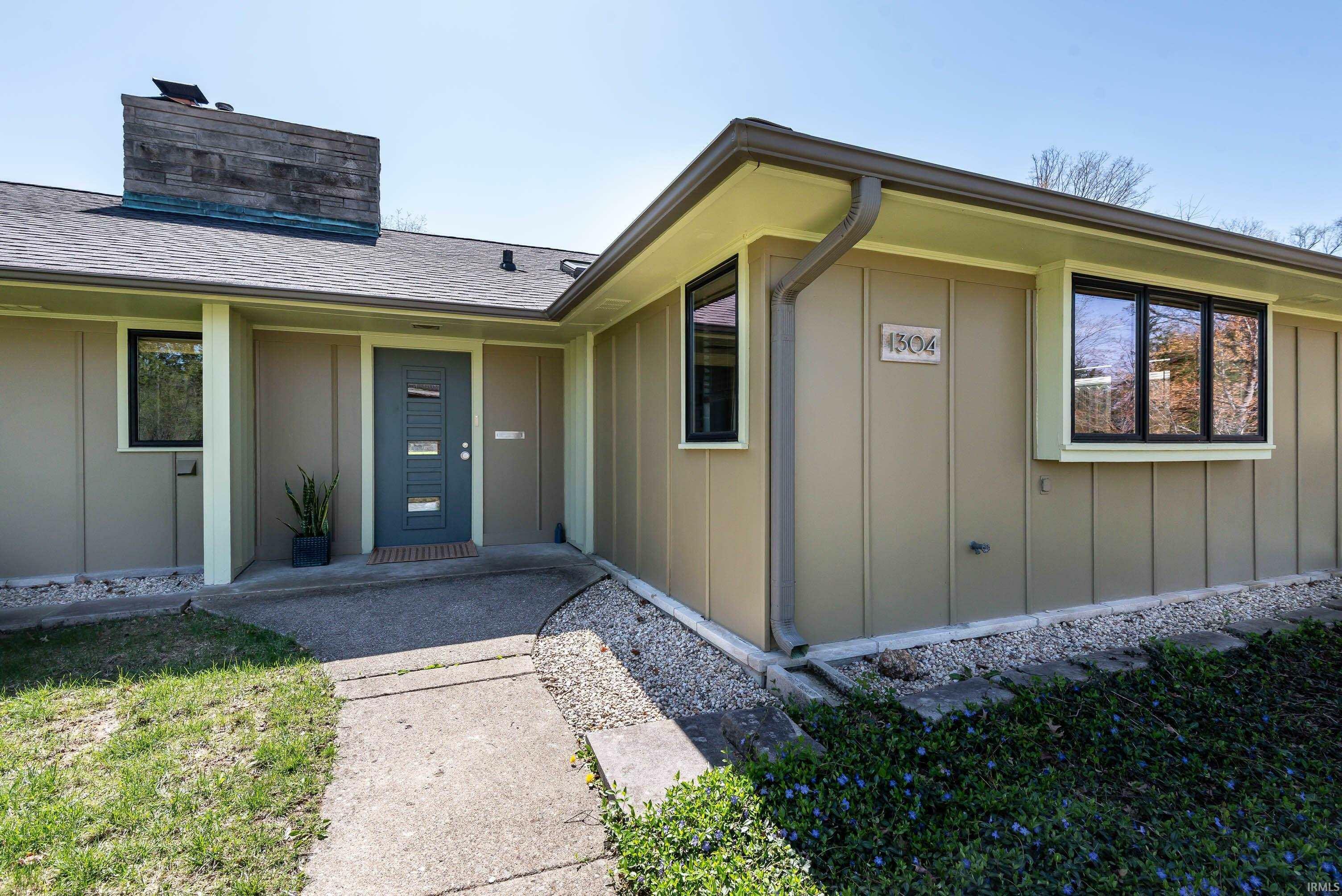 Property Photo: 1304 E University Street IN 47401