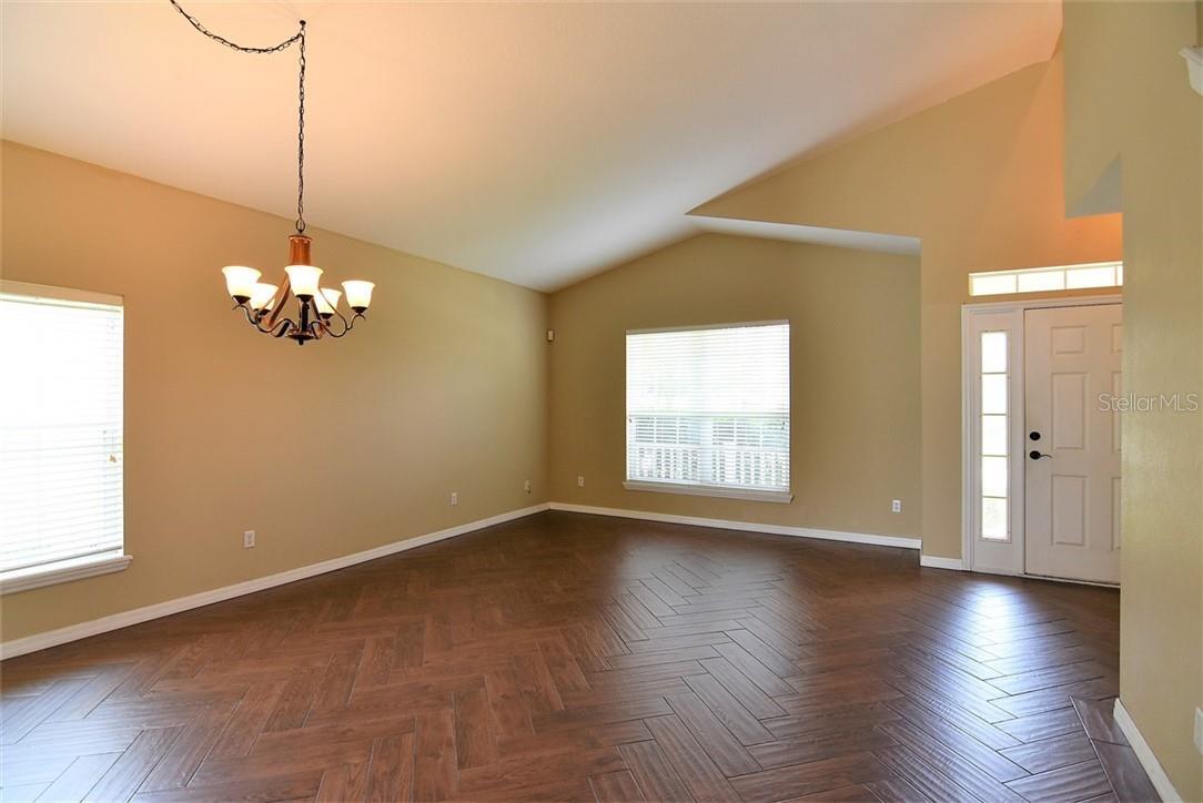 Property Photo: 2159 Victoria Falls Drive FL 32824
