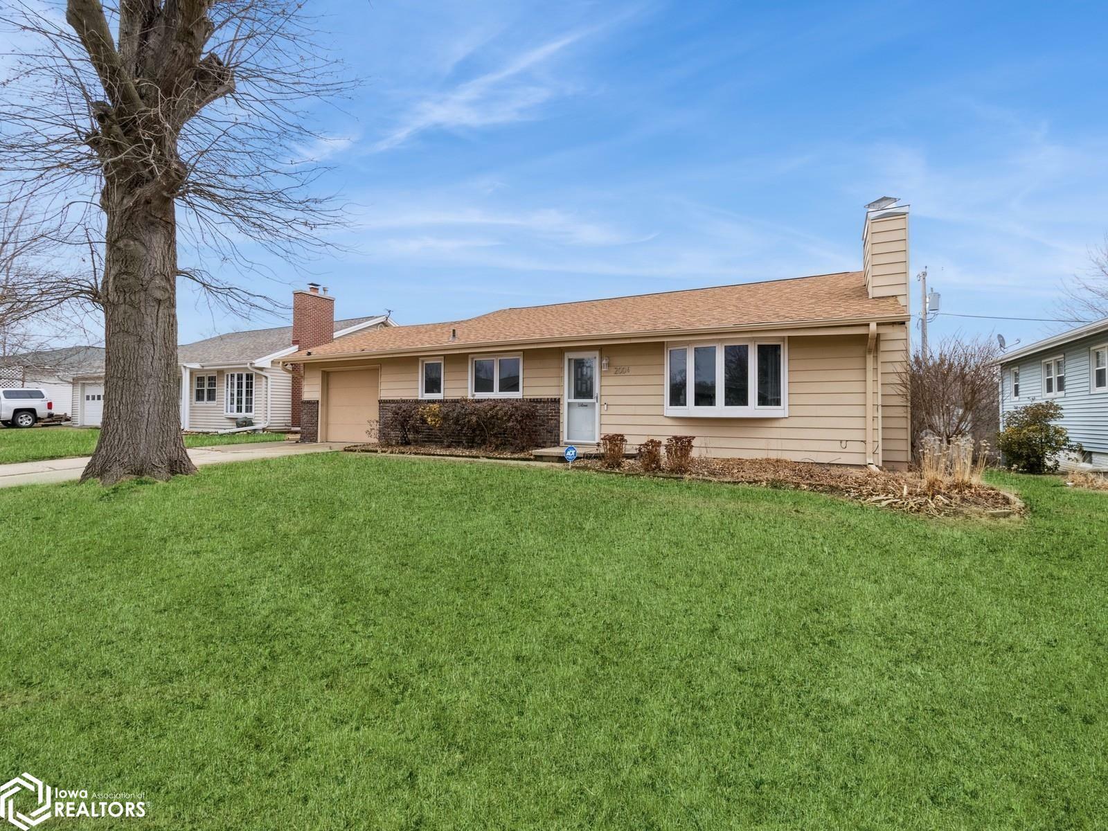 Property Photo: 2006 Catalina Place IA 50158