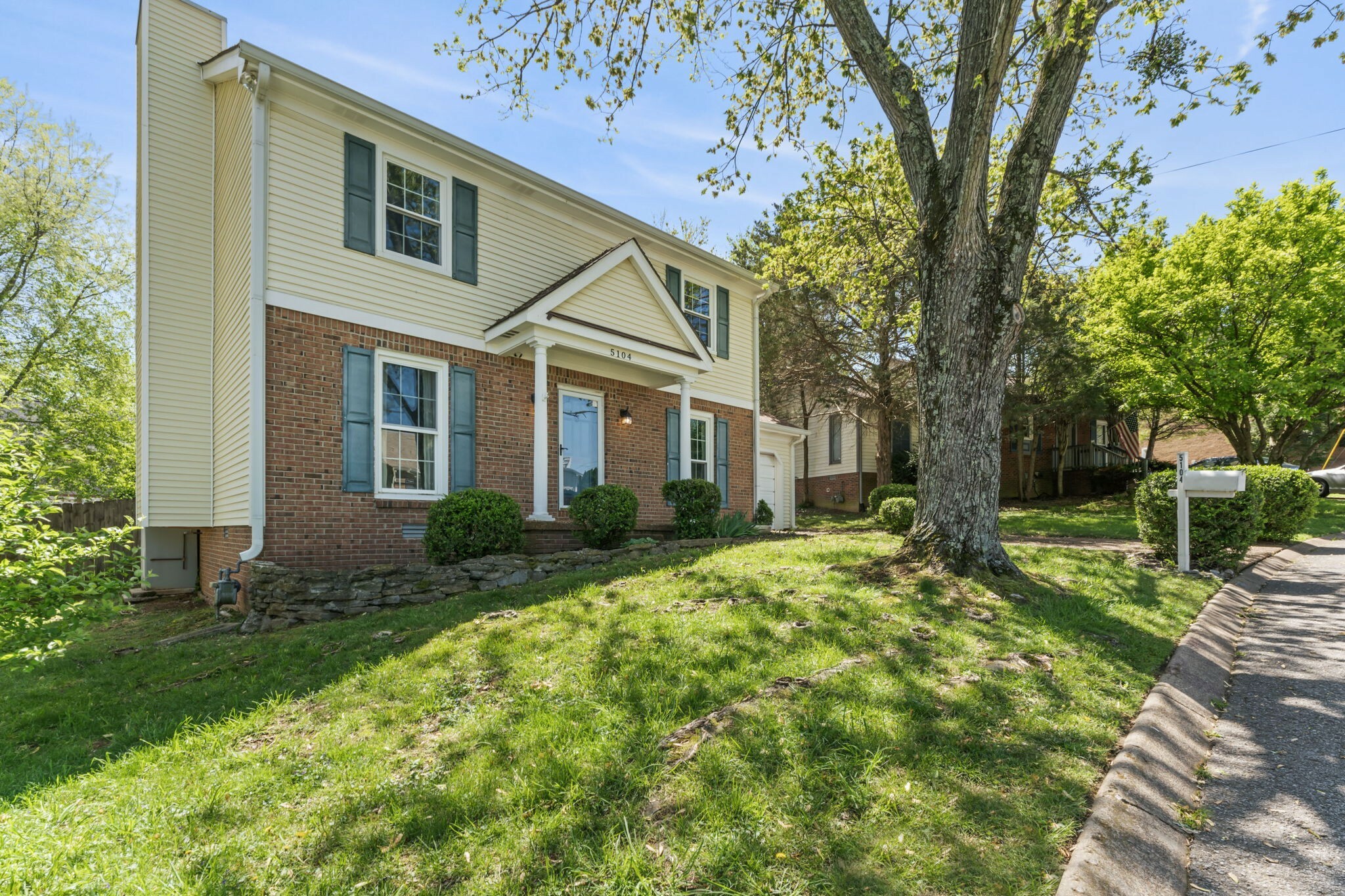 Property Photo: 5104 Village Trce TN 37211