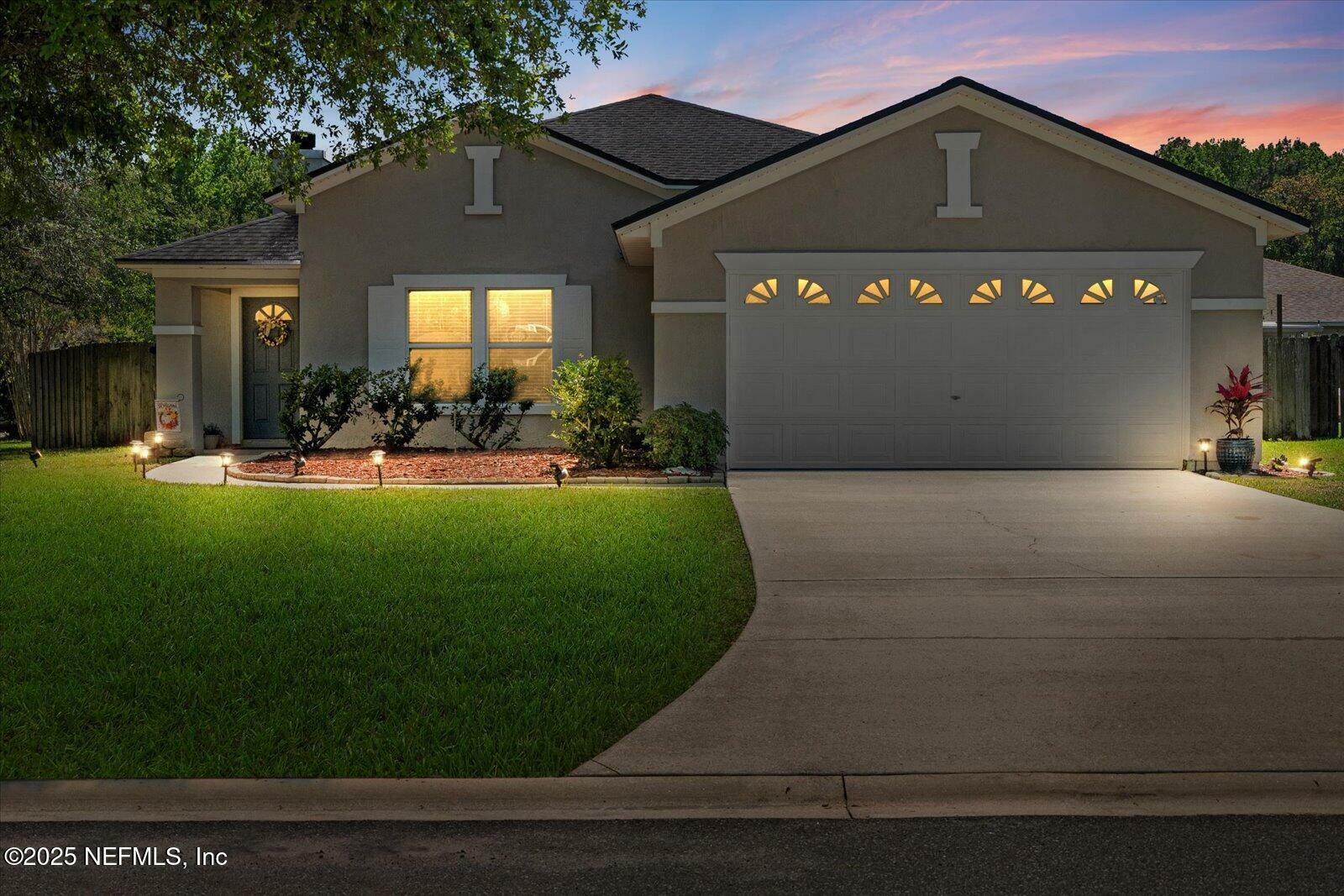 Property Photo: 1401 Heather Court FL 32092