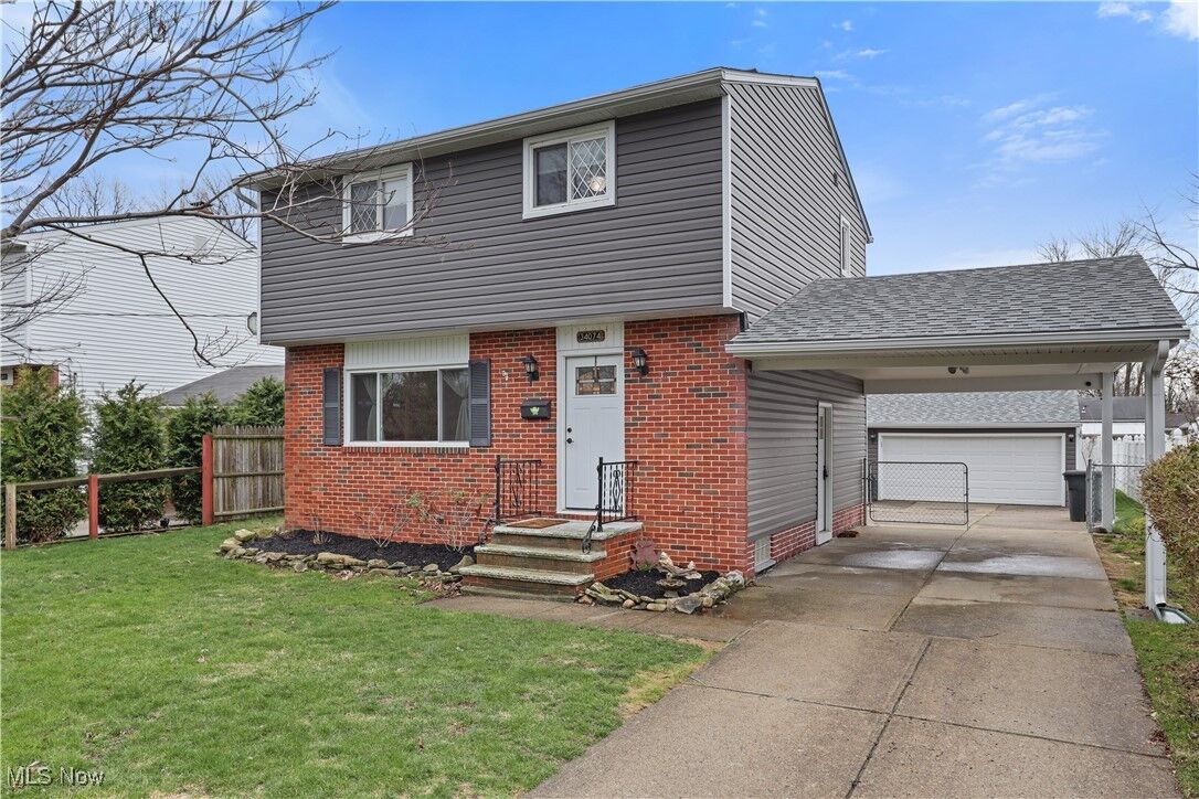 Property Photo: 34074 Oak Knoll Street OH 44095