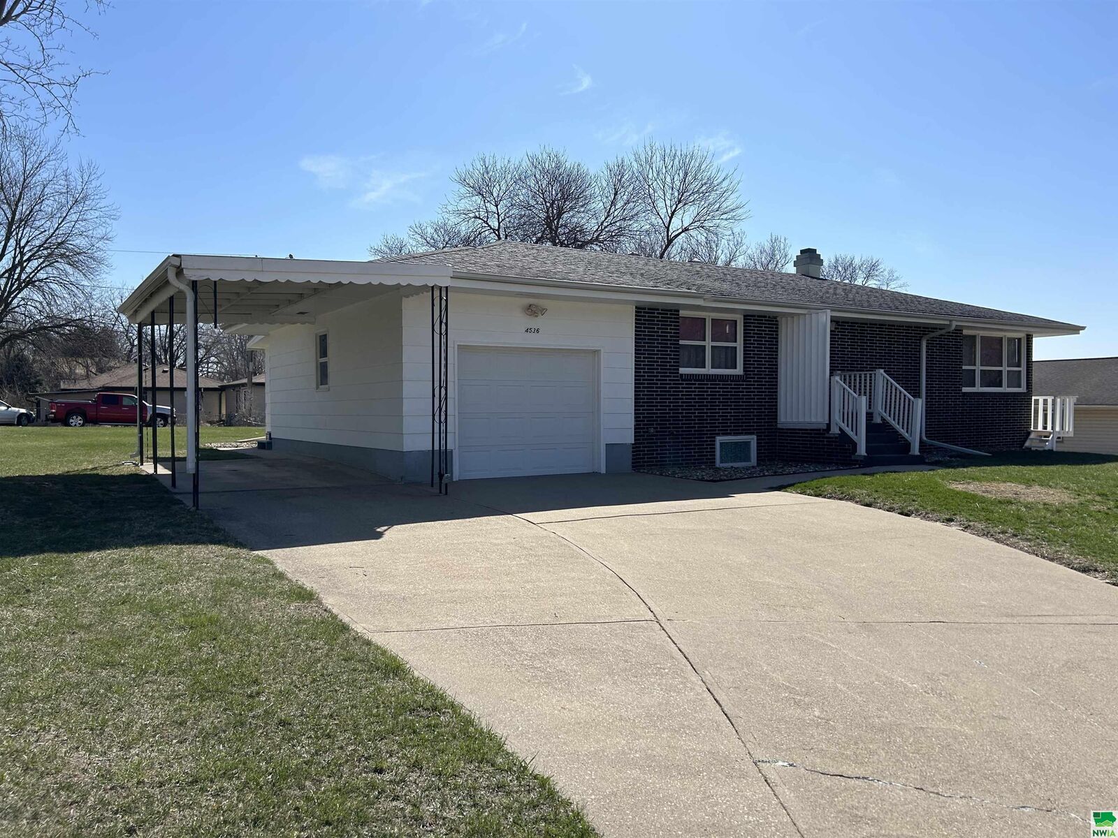 Property Photo:  4536 Harrison St.  IA 51108 