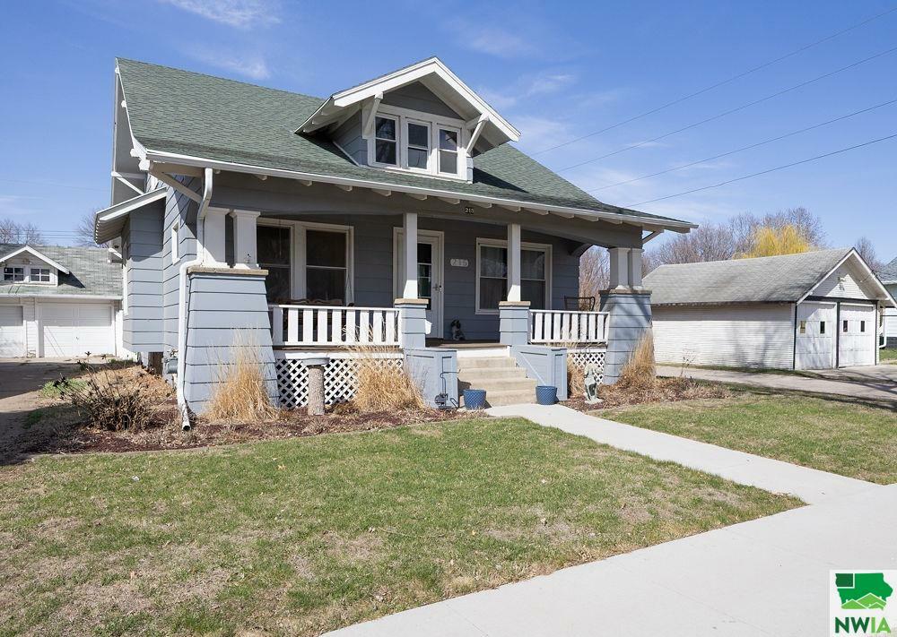 Property Photo: 215 4th St NW IA 51031
