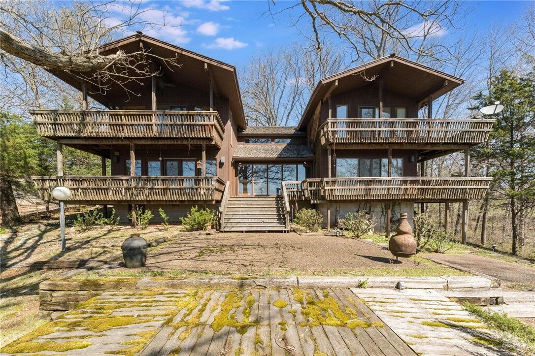 Property Photo:  1101 N Overlook Drive  AR 72756 