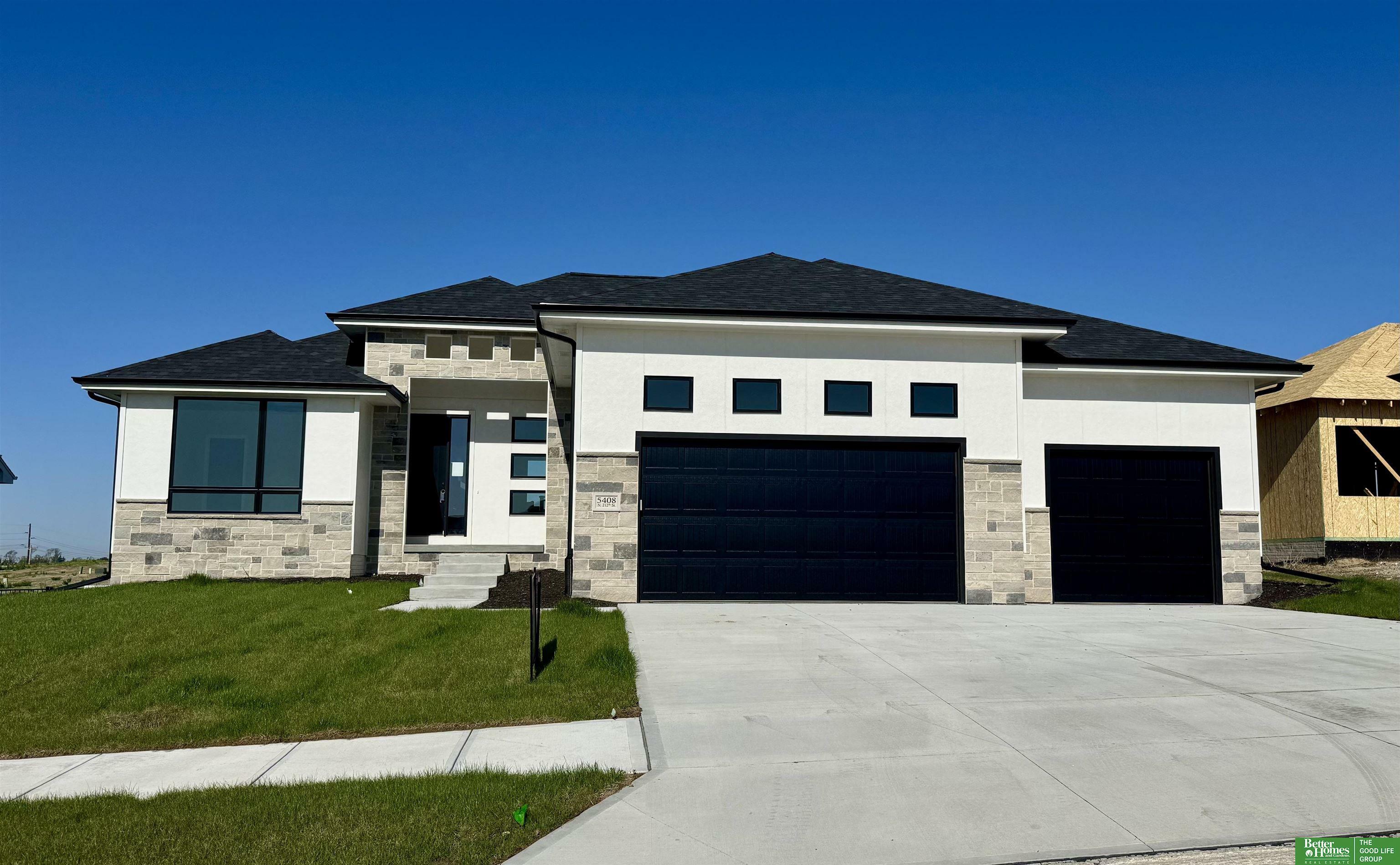 Property Photo: 5408 N 212 Street NE 68022