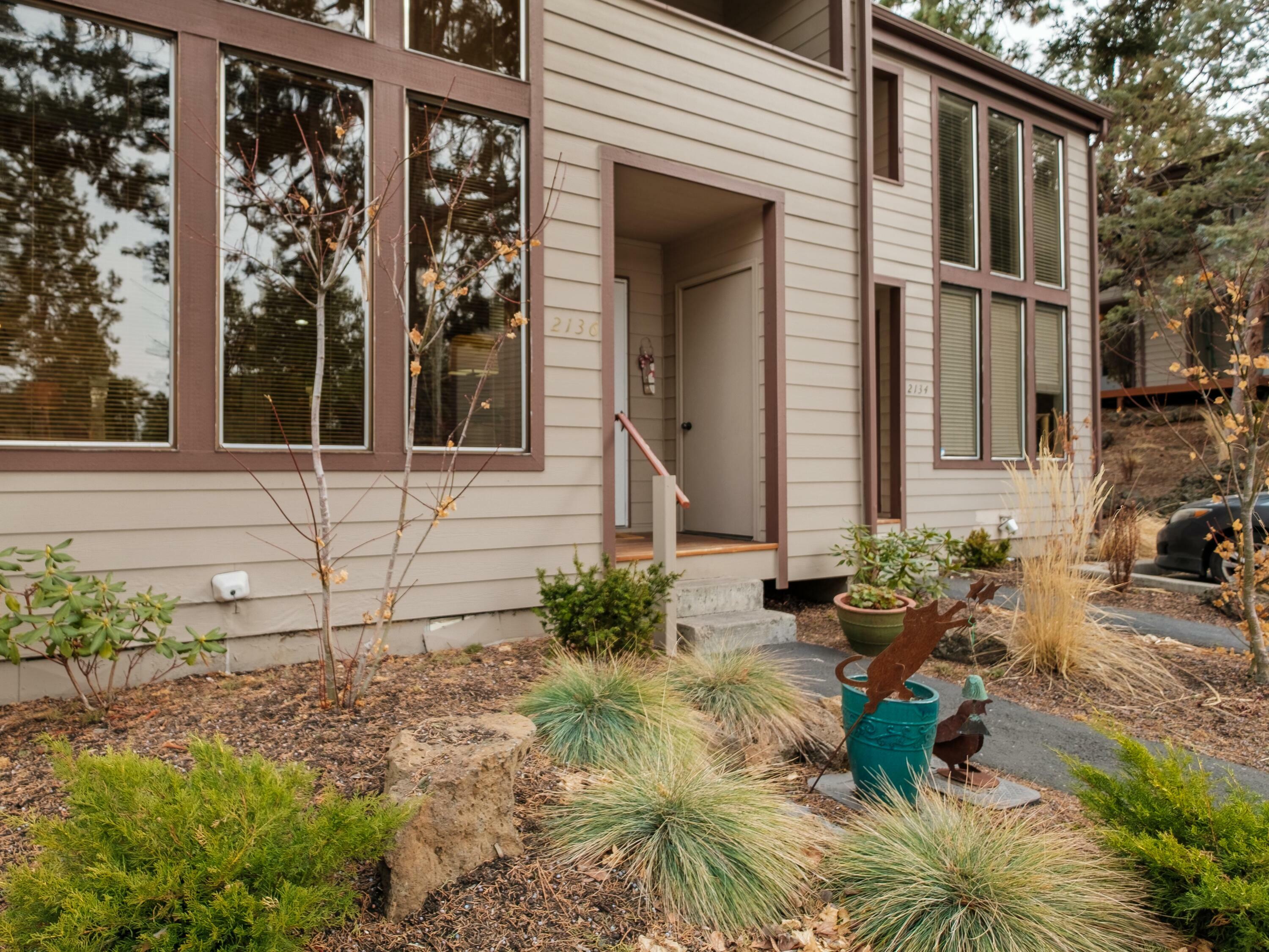 Property Photo: 2136 NW Harriman Street OR 97703