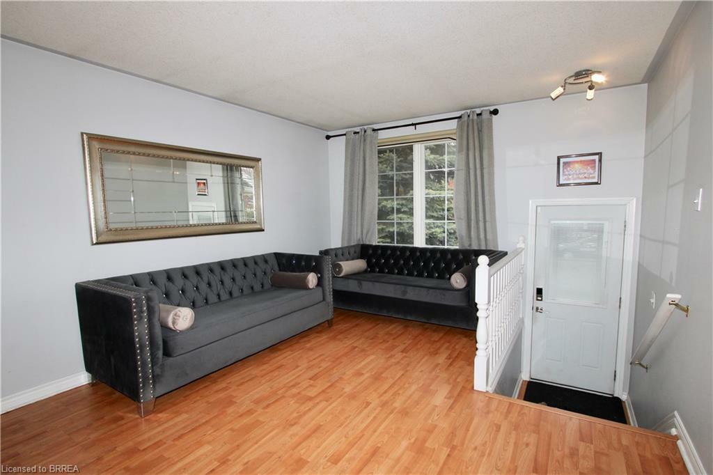 Property Photo: 118 Marlborough Street ON N3S 7Y2
