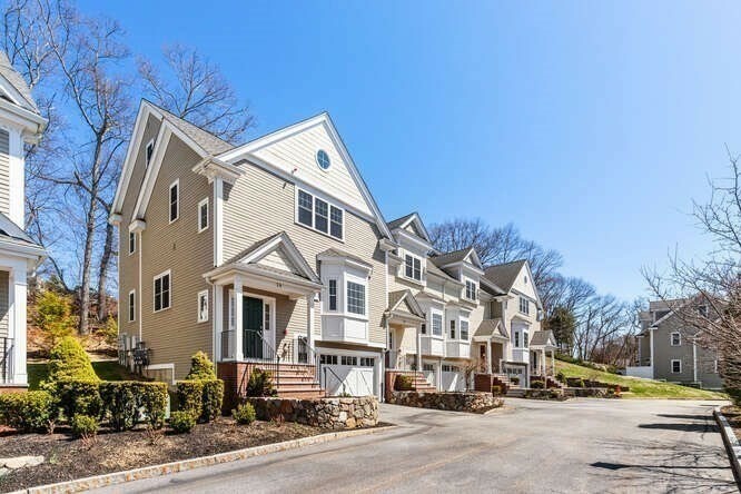 Property Photo:  10 Murray Avenue 16  MA 01803 