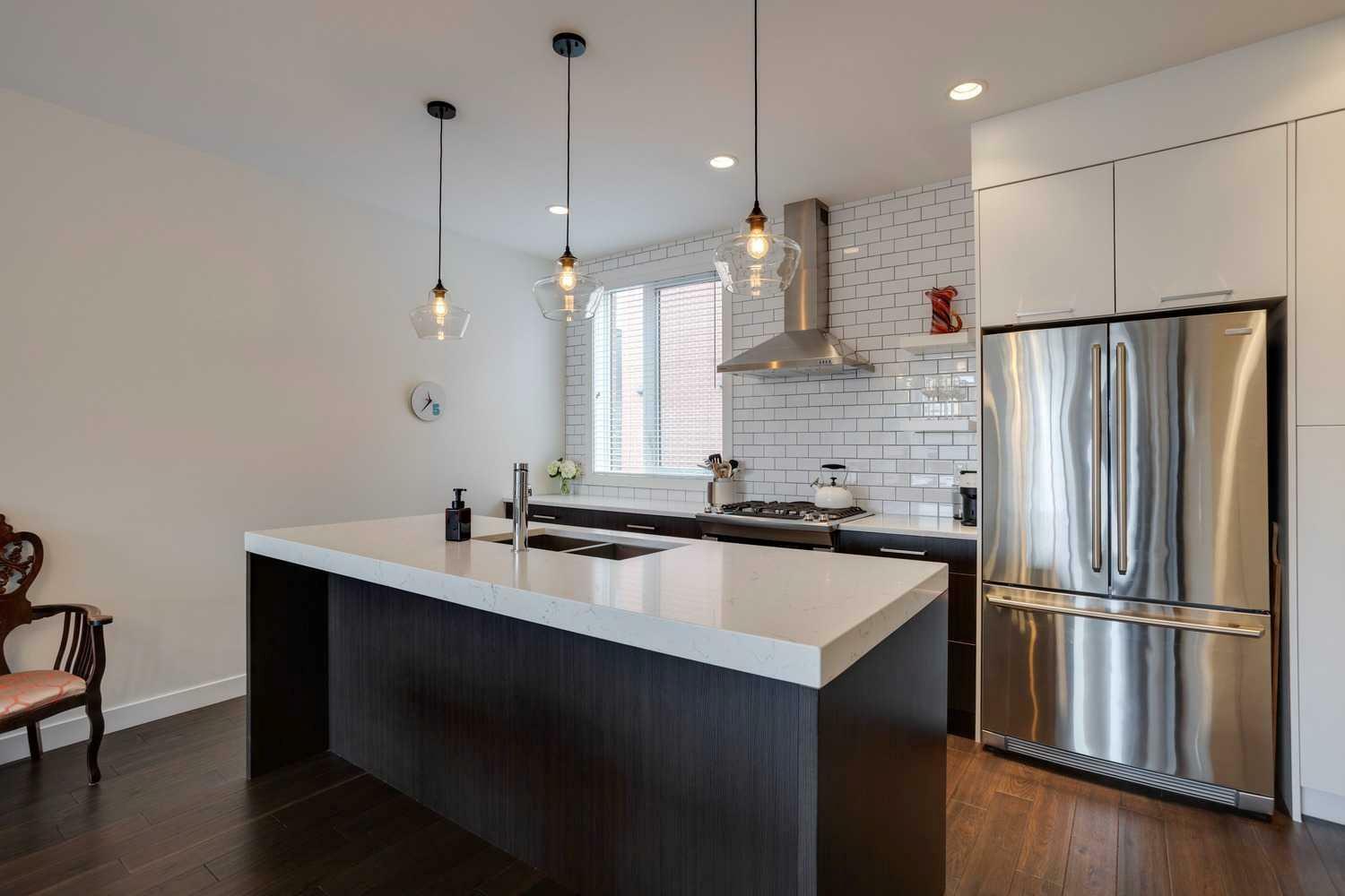 Property Photo:  3043 Parkdale Lane NW  AB T2N 5B3 