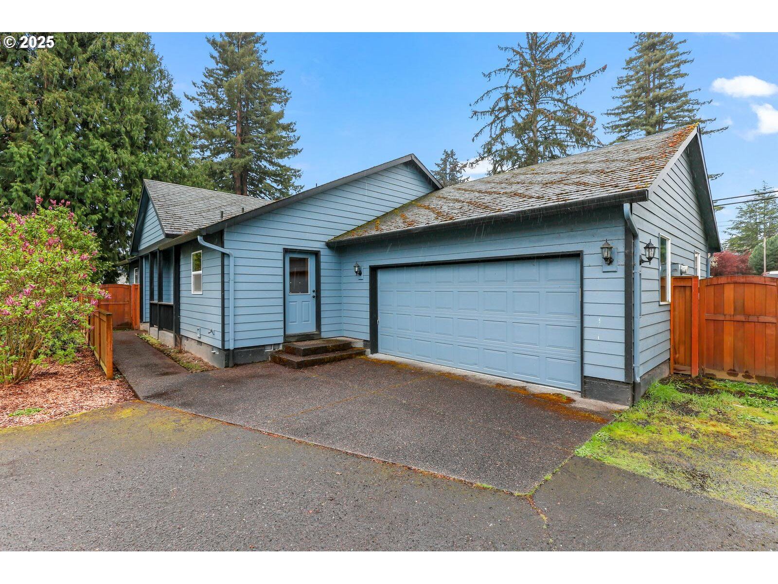 Property Photo: 18284 SE River Rd OR 97267