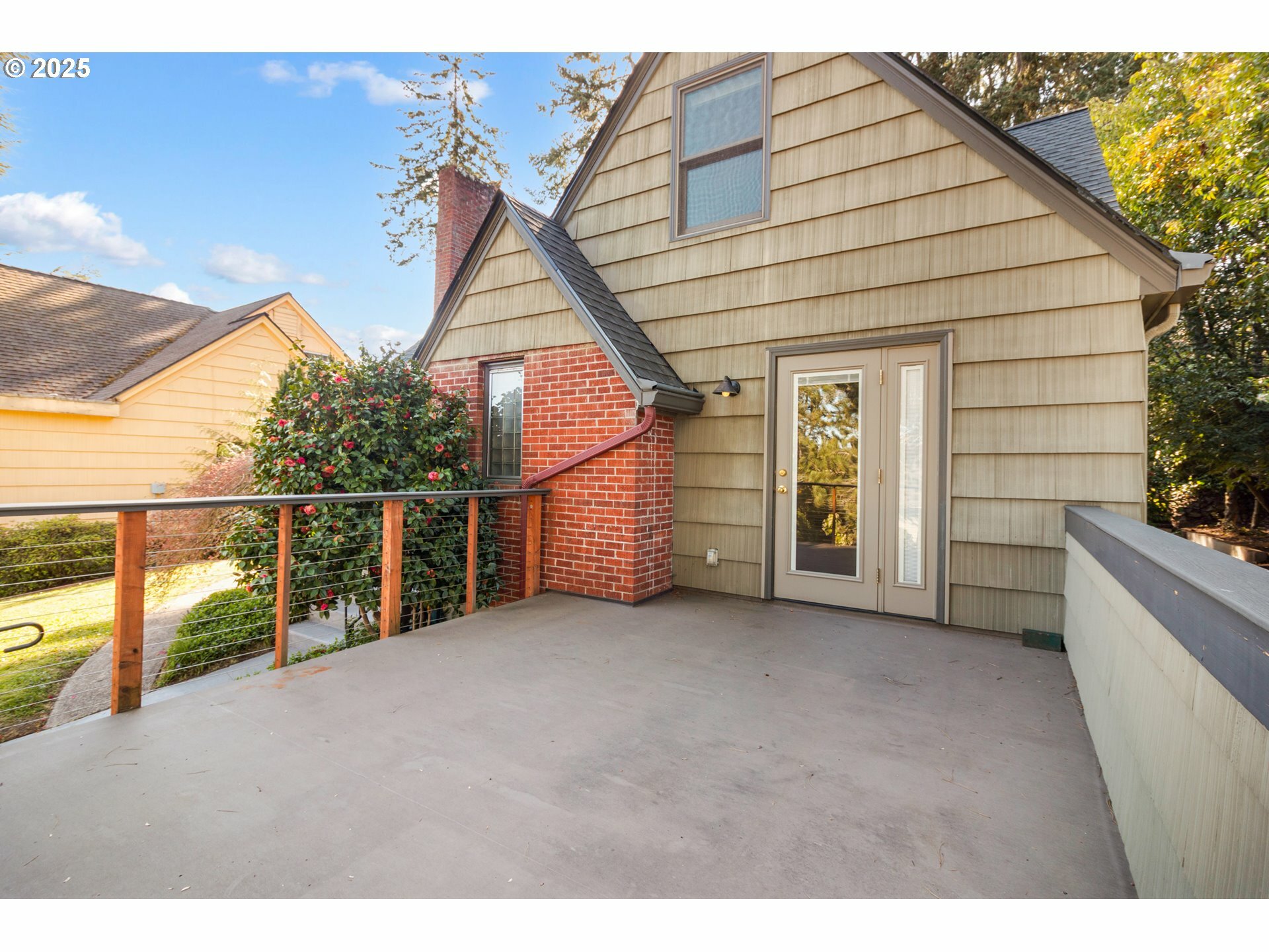 Property Photo: 2362 Charnelton St OR 97405