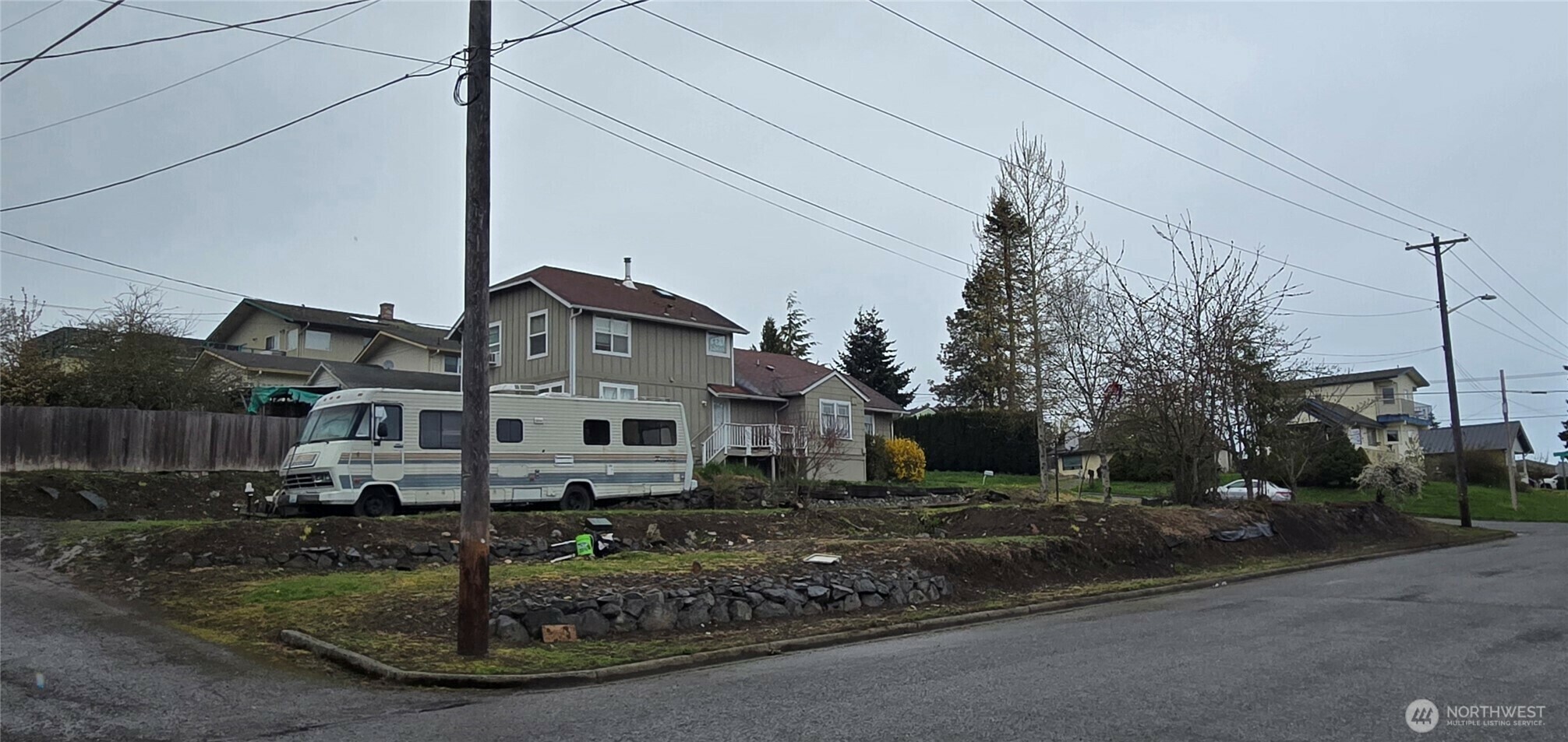 Property Photo:  1100 W 10th Street  WA 98362 