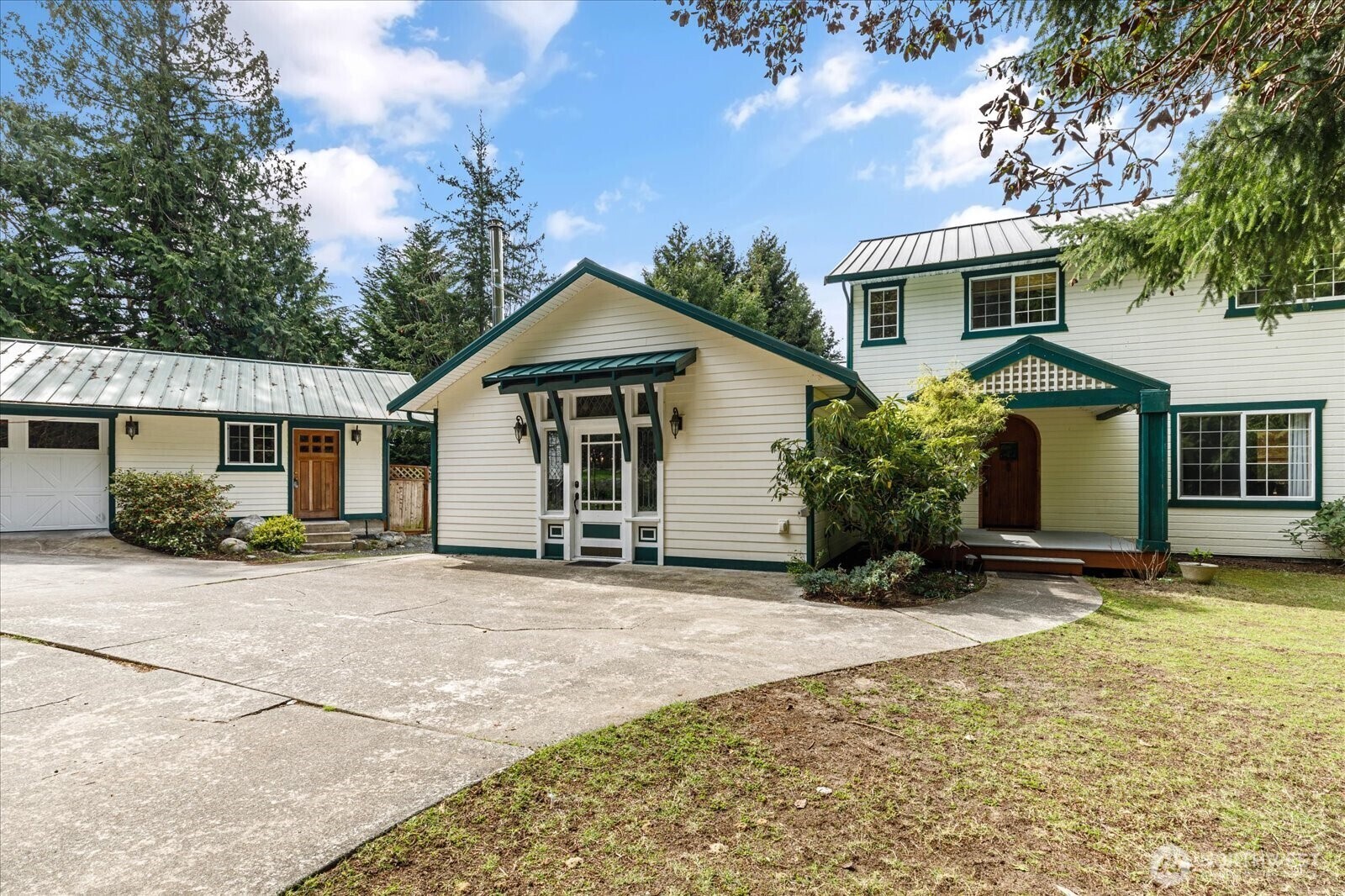 Property Photo: 5452 Vistaire Place WA 98260