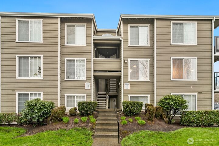 Property Photo:  28300  18th Avenue S Y202  WA 98003 
