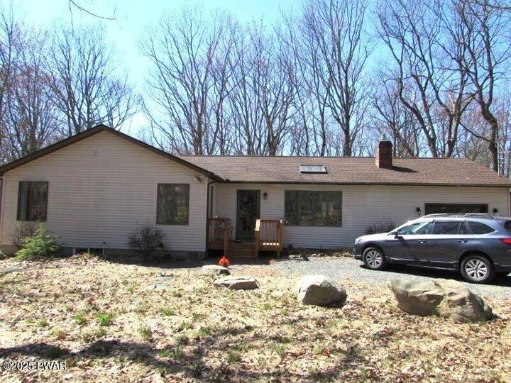 140 Pommel Drive  Lords Valley PA 18428 photo