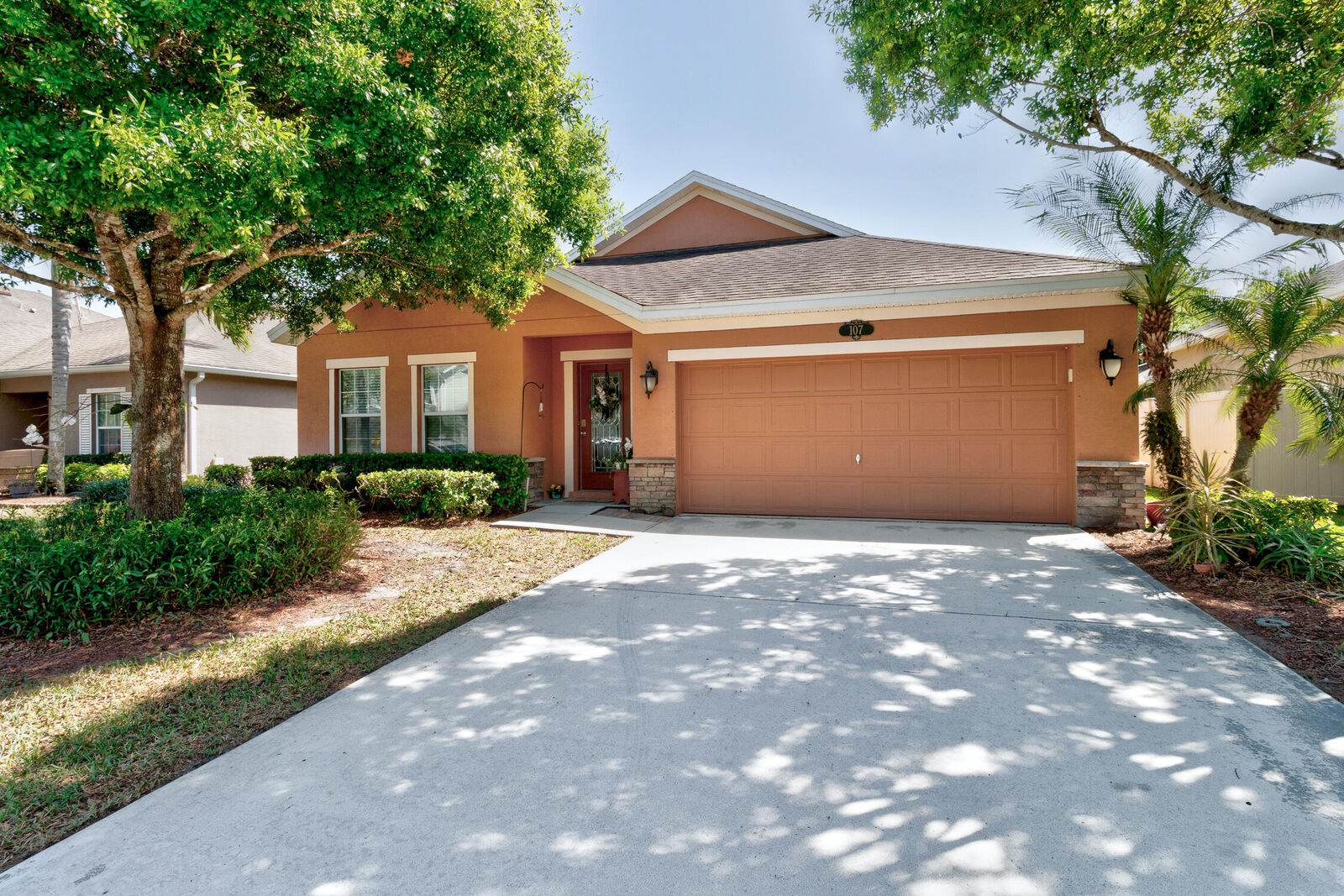 Property Photo: 107 Carlisle Way FL 32958
