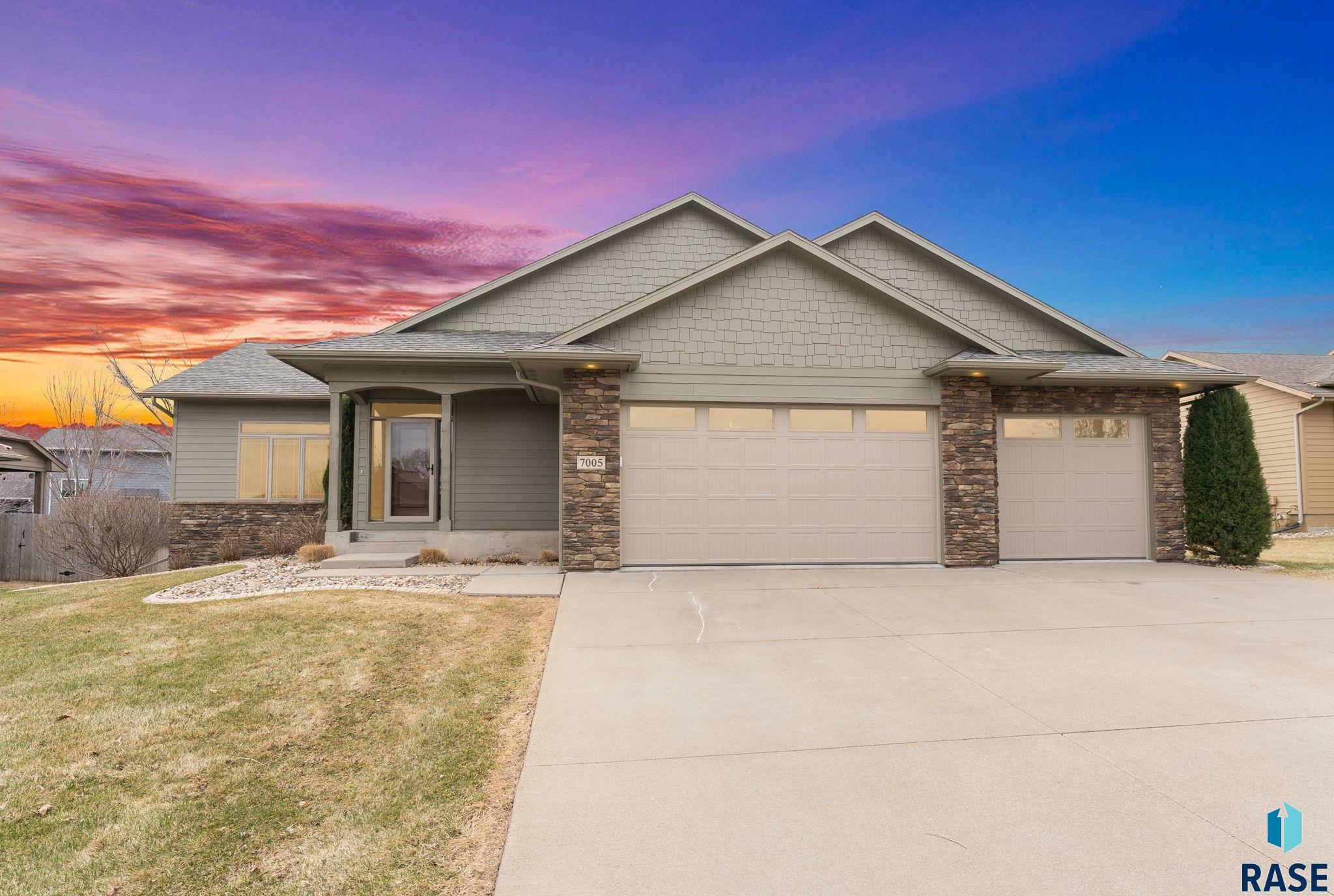 Property Photo:  7005 E Archstone St  SD 57110 