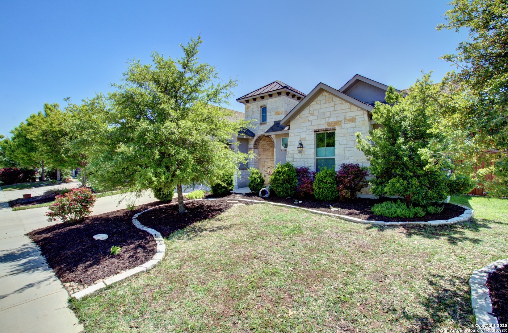 Property Photo: 3902 Monteverde TX 78261