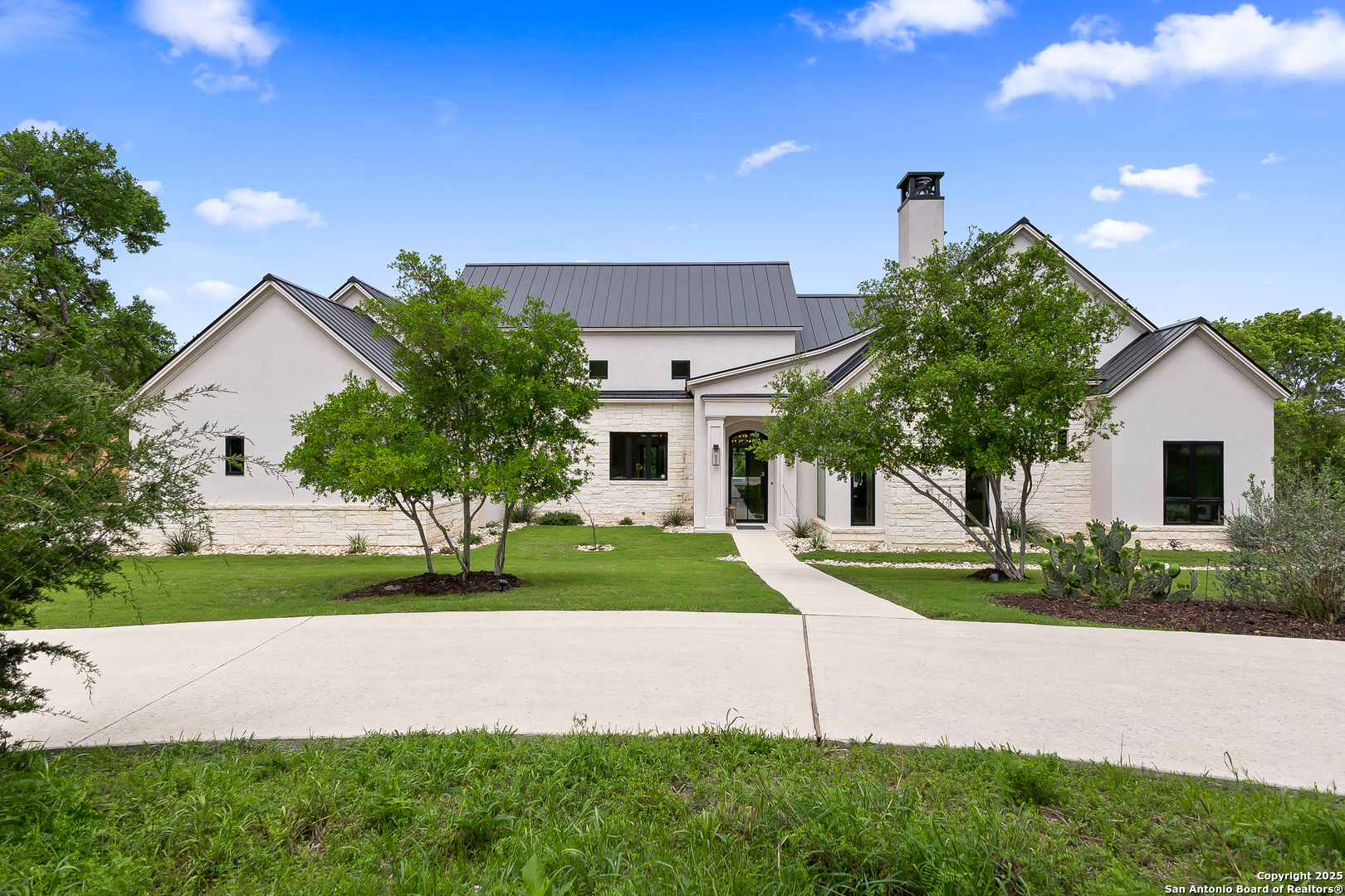 Property Photo: 11207 Paraisio Bluff TX 78006