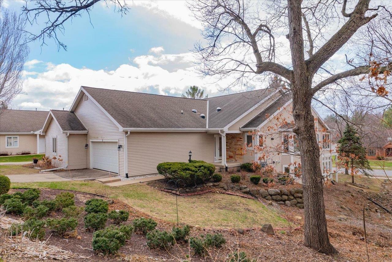 Property Photo: 71 Oak Grove Drive WI 53717