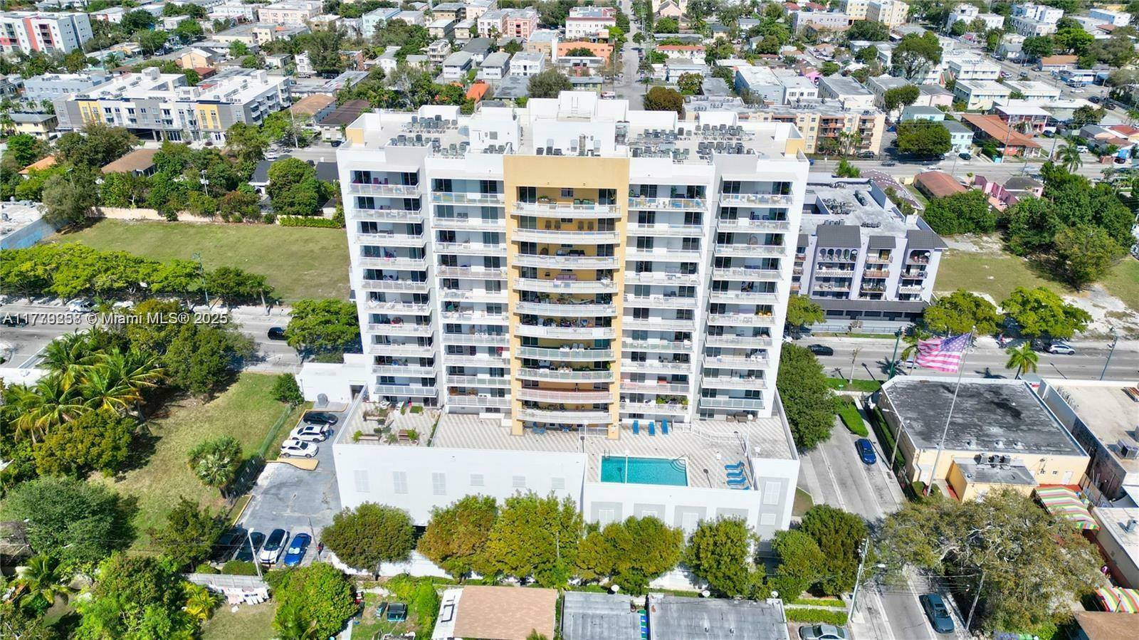 Property Photo:  900 SW 8th St 1208  FL 33130 