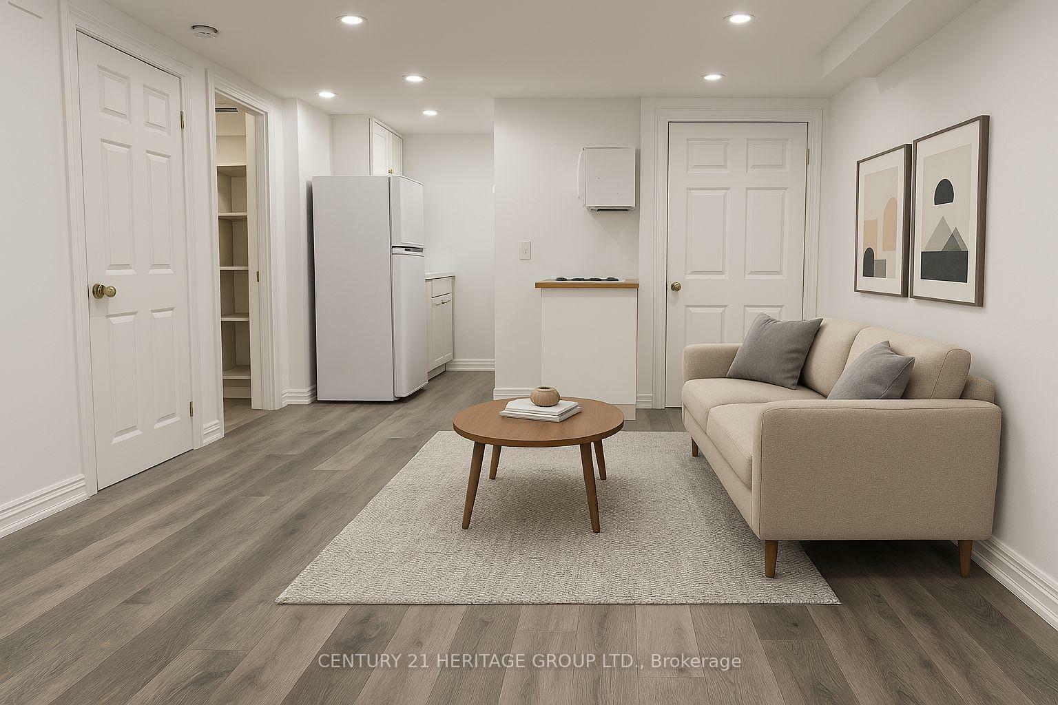 Property Photo: 135 Glenway Circle ON L3Y 7S3