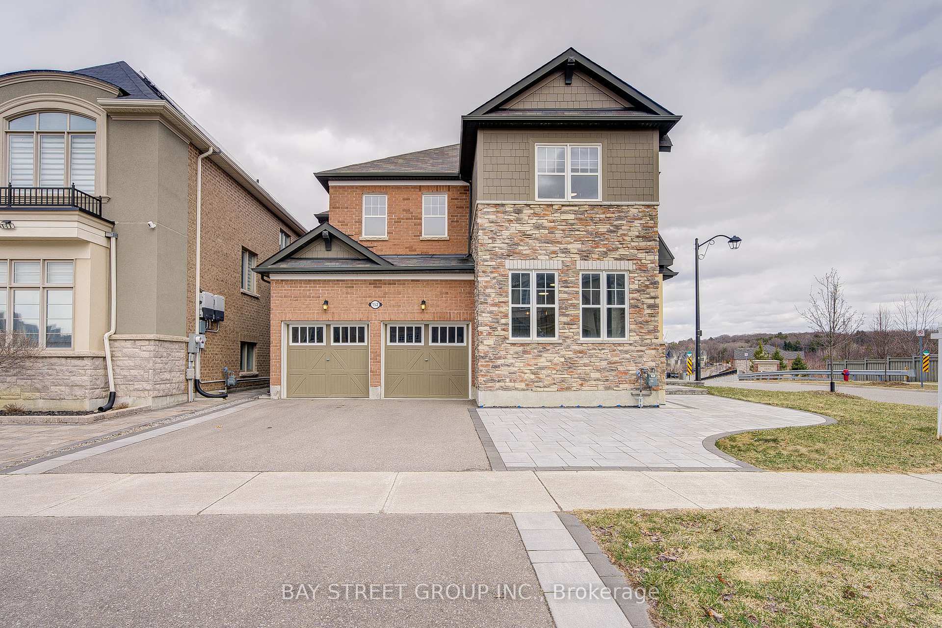 Property Photo: 152 Baber Crescent ON L4G 0Y6