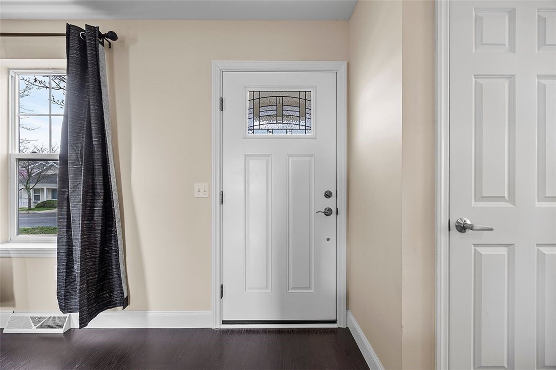 Property Photo:  212 Pleasant Ridge Rd  PA 15136 