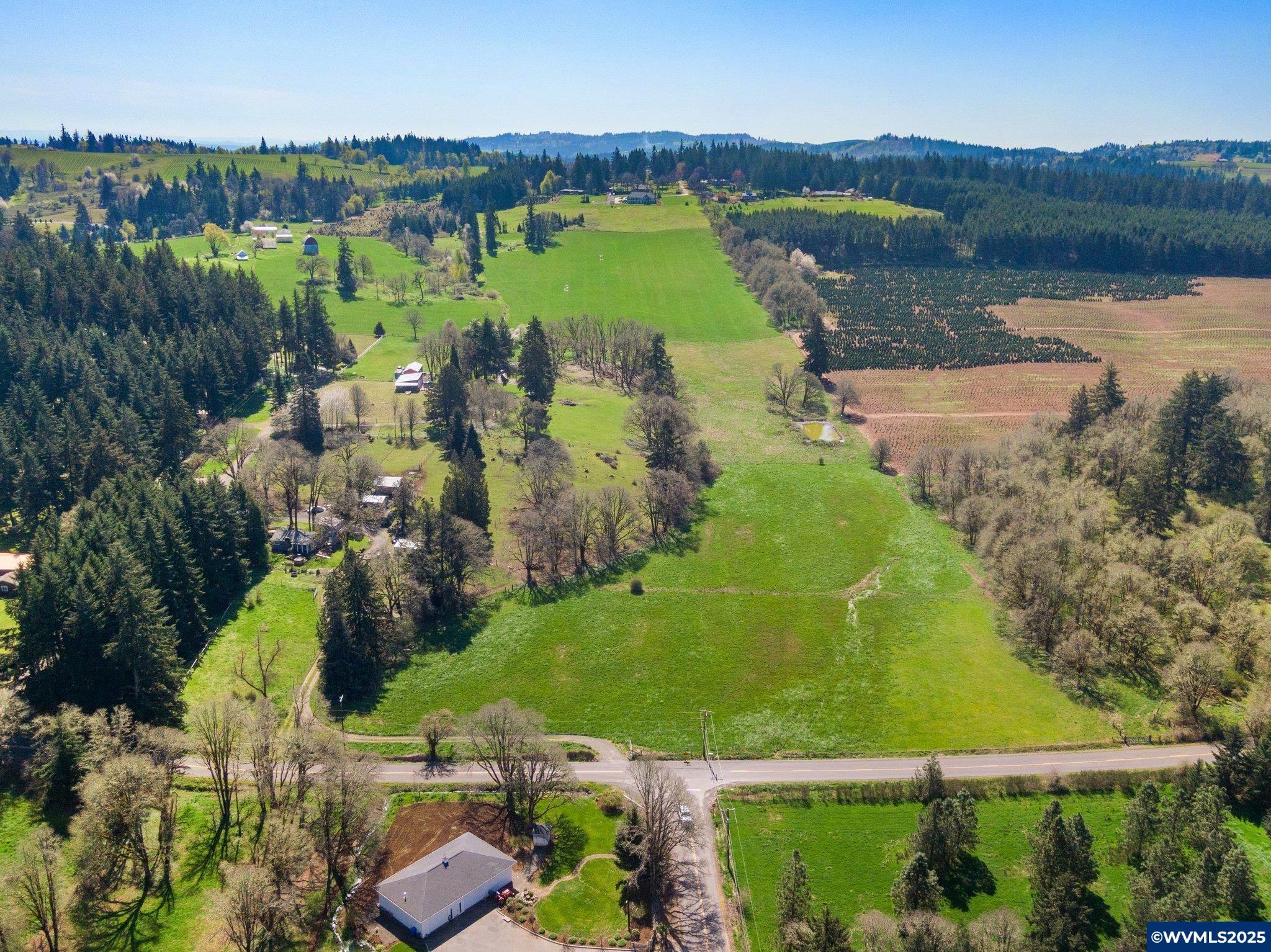 Property Photo: 3610 Wiltsey St SE OR 97317
