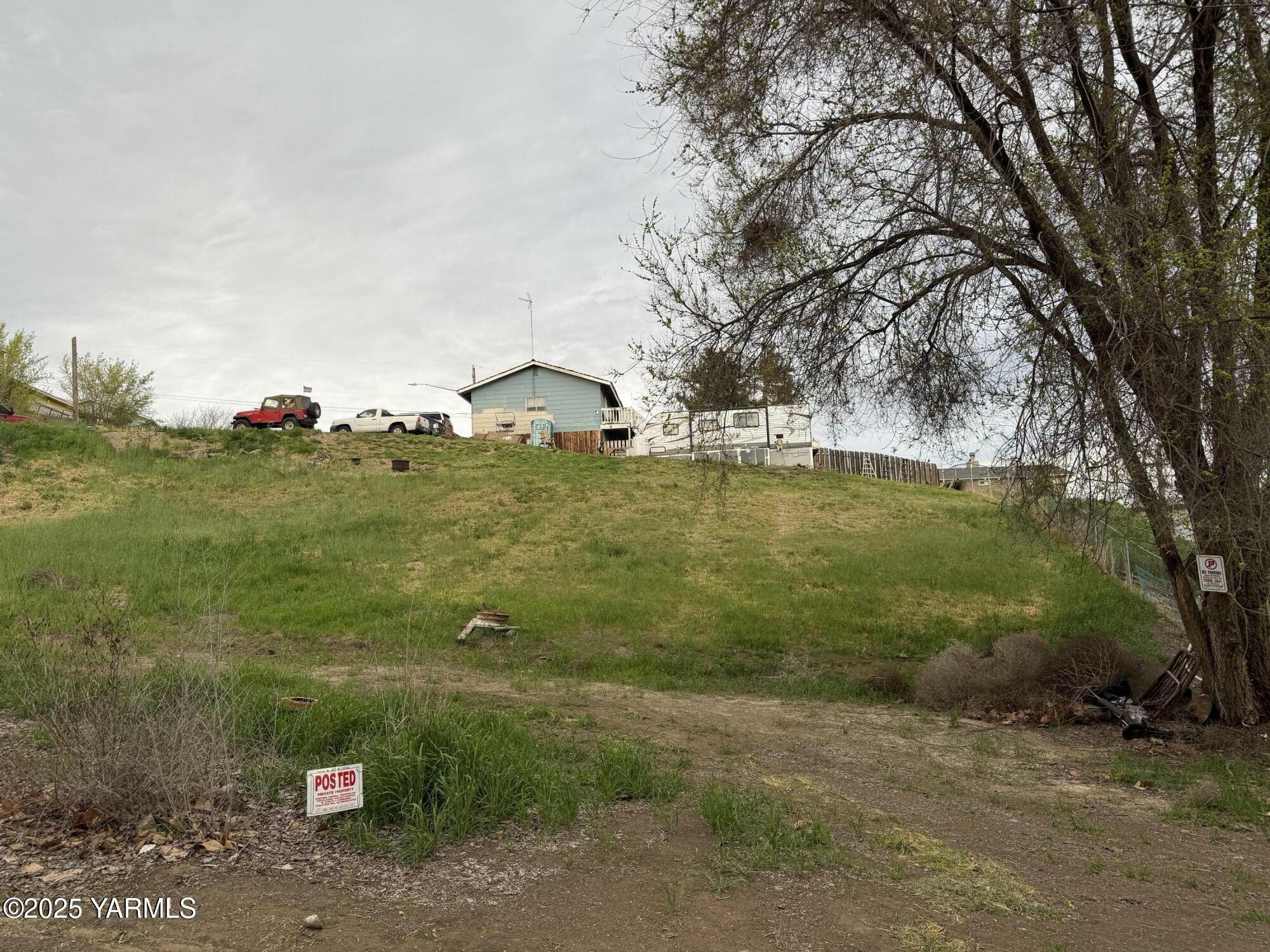 Property Photo: 1000 Ann Ave WA 98944