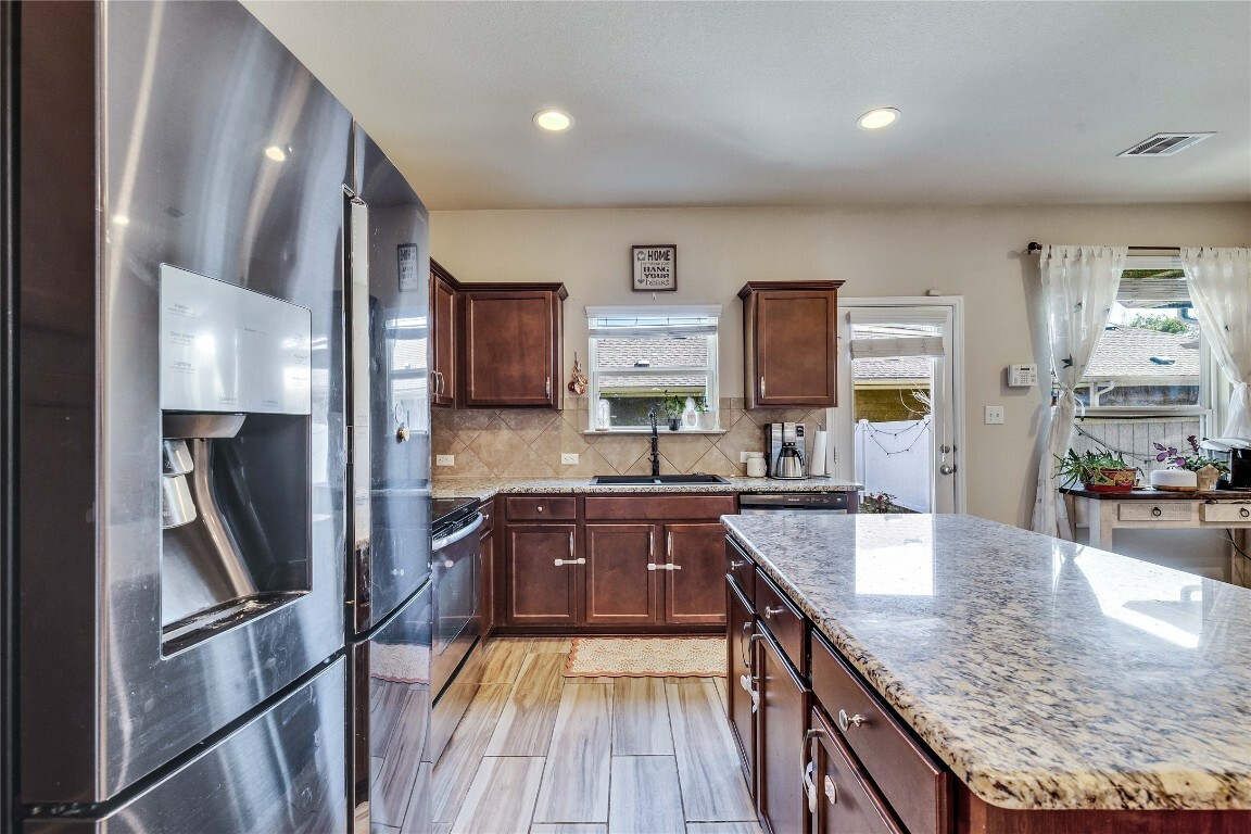 Property Photo:  1012 Lost Pines Lane  TX 78613 