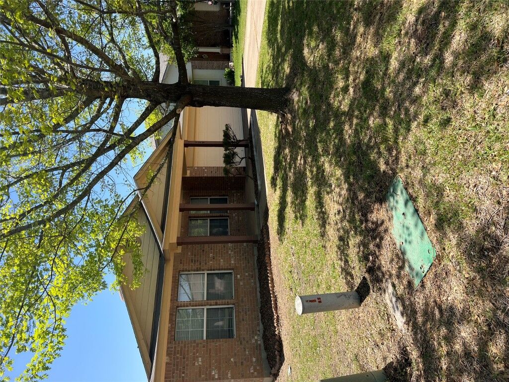 Property Photo:  129 Holmstrom Street  TX 78634 