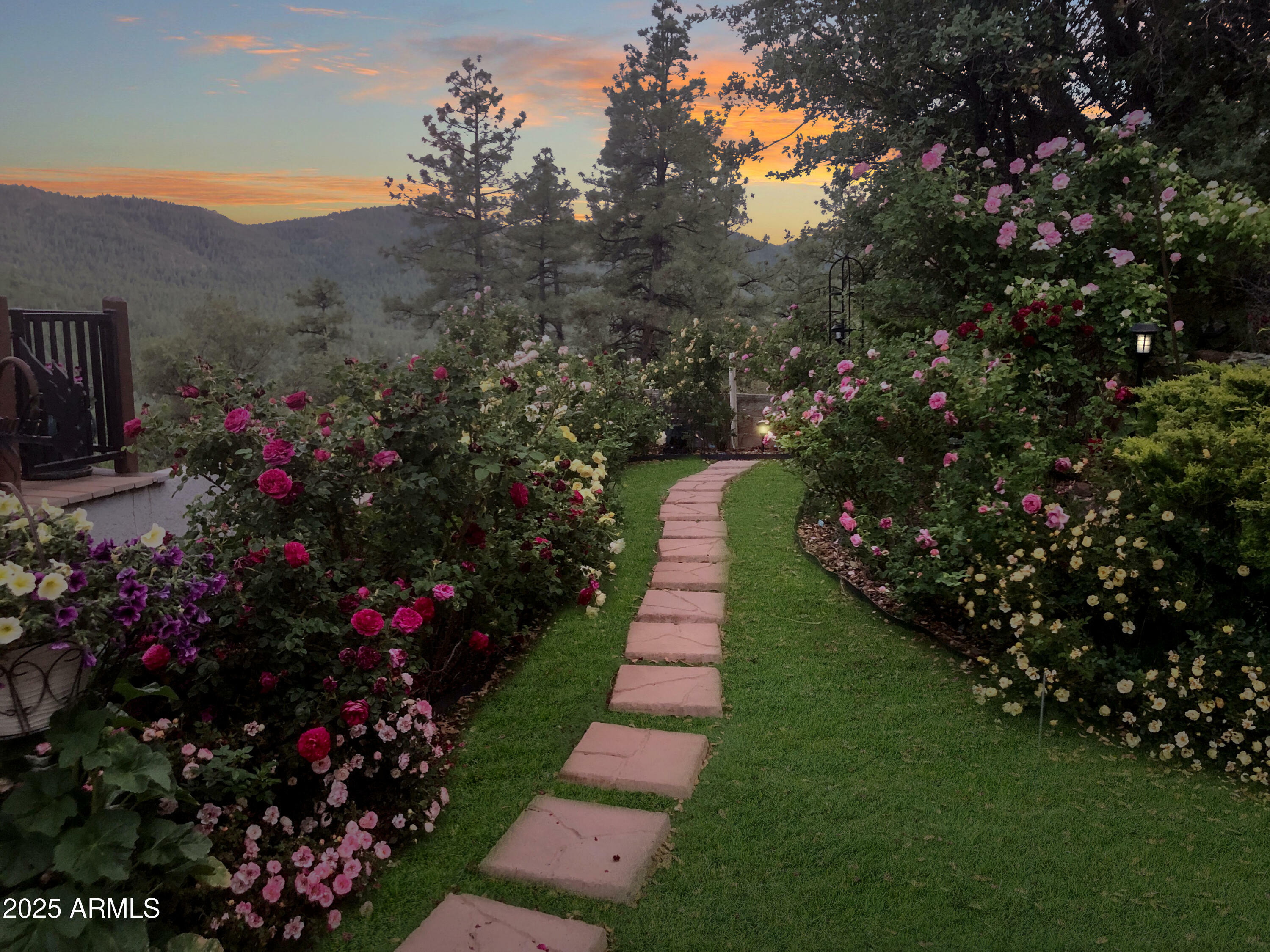 Property Photo: 5040 S Blue Jay Road AZ 86303