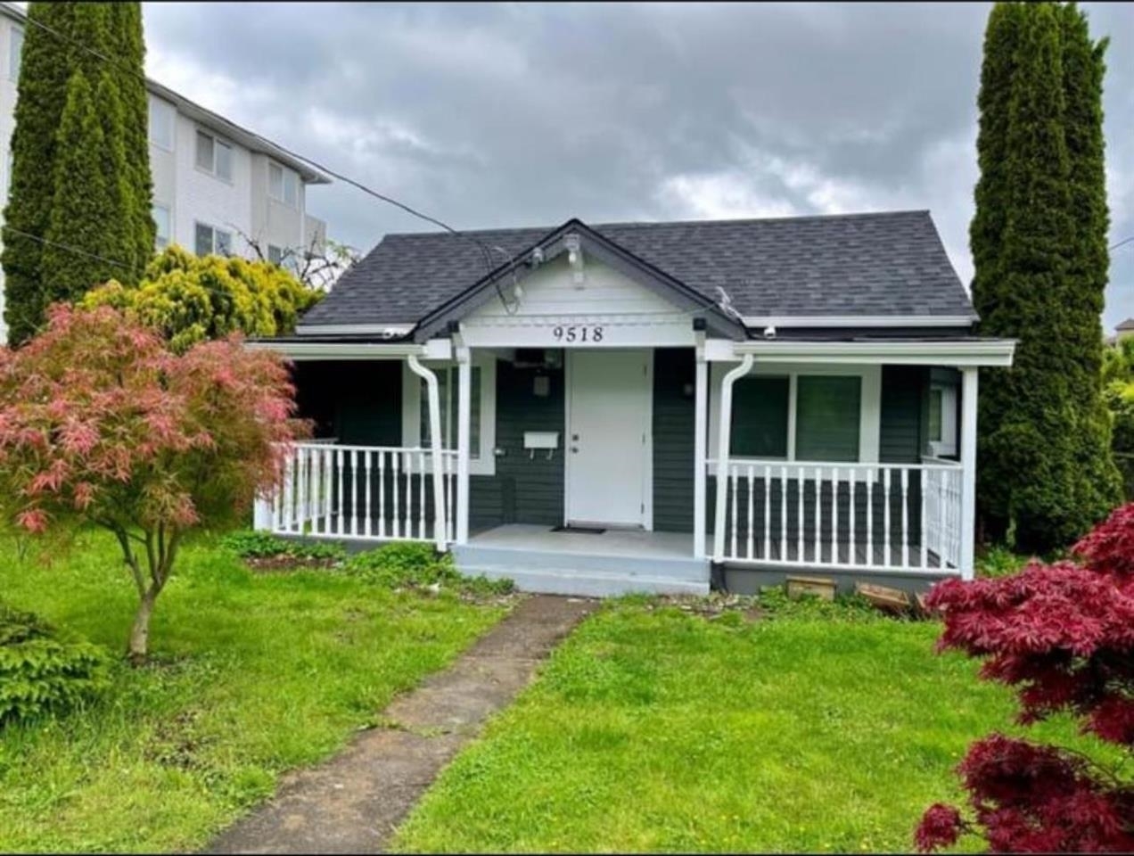 Photo de la propriété: 9518 Robson Street BC V2P 4E5