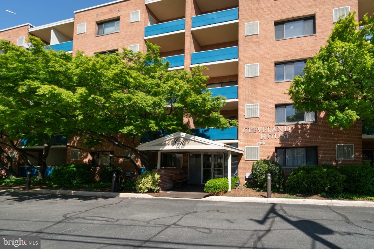 Property Photo: 1931 N Cleveland Street 312 VA 22201