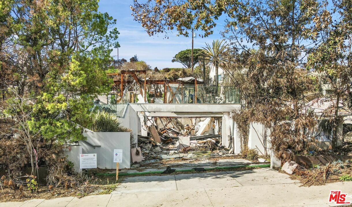 Property Photo: 14635 Whitfield Ave CA 90272